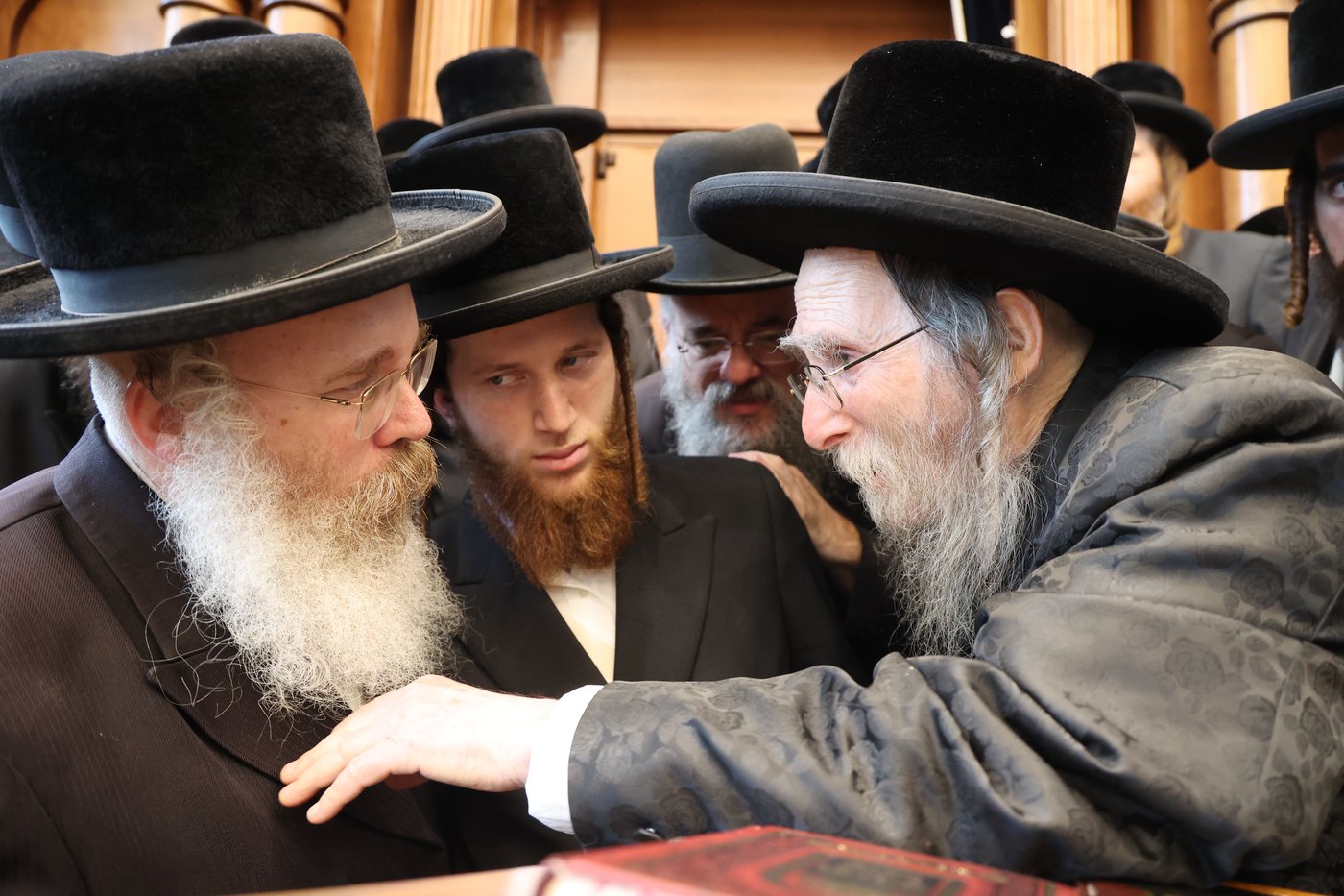 מסע הלויית הגה"צ אב"ד ערלוי ביתר זצ"ל