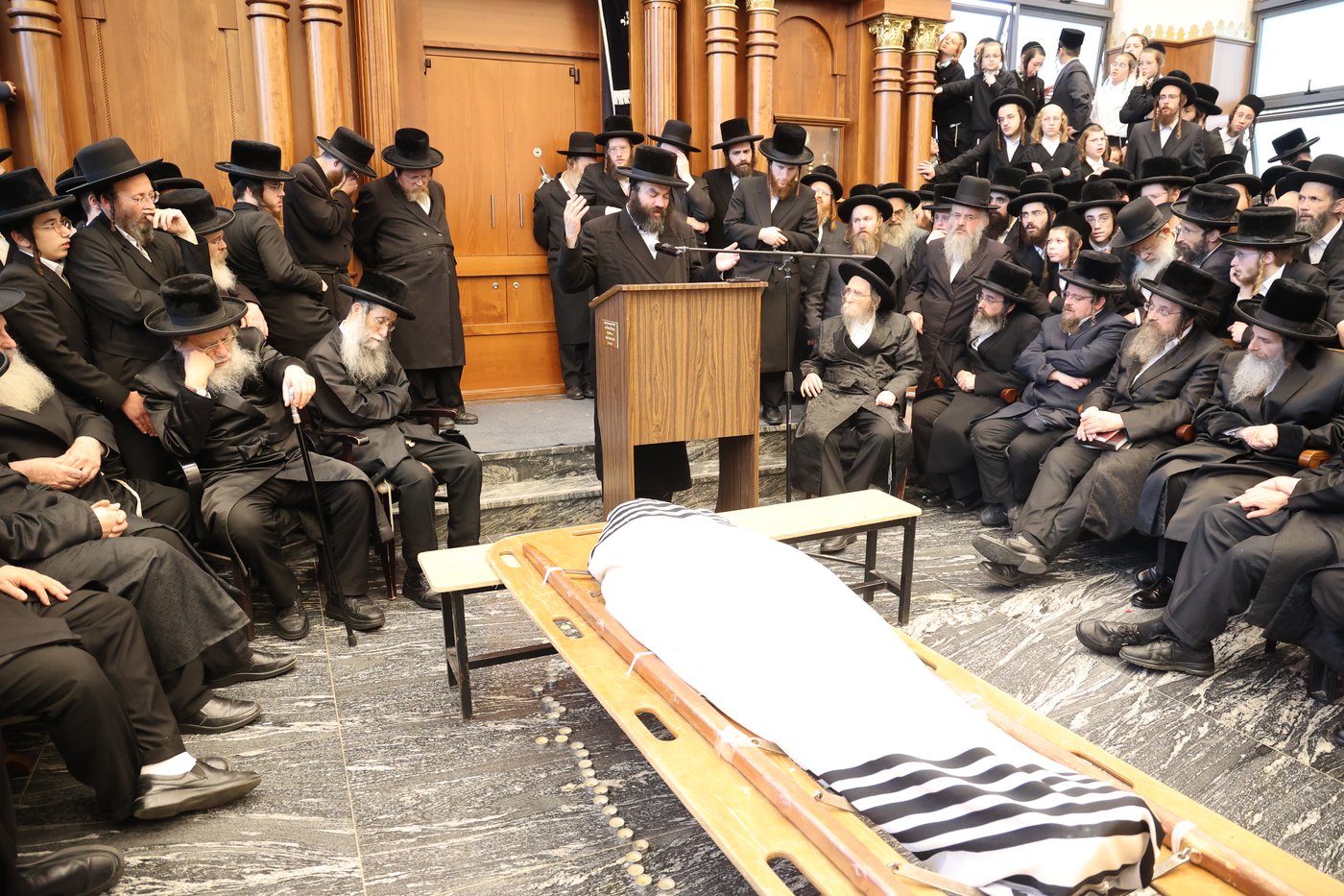 מסע הלויית הגה"צ אב"ד ערלוי ביתר זצ"ל