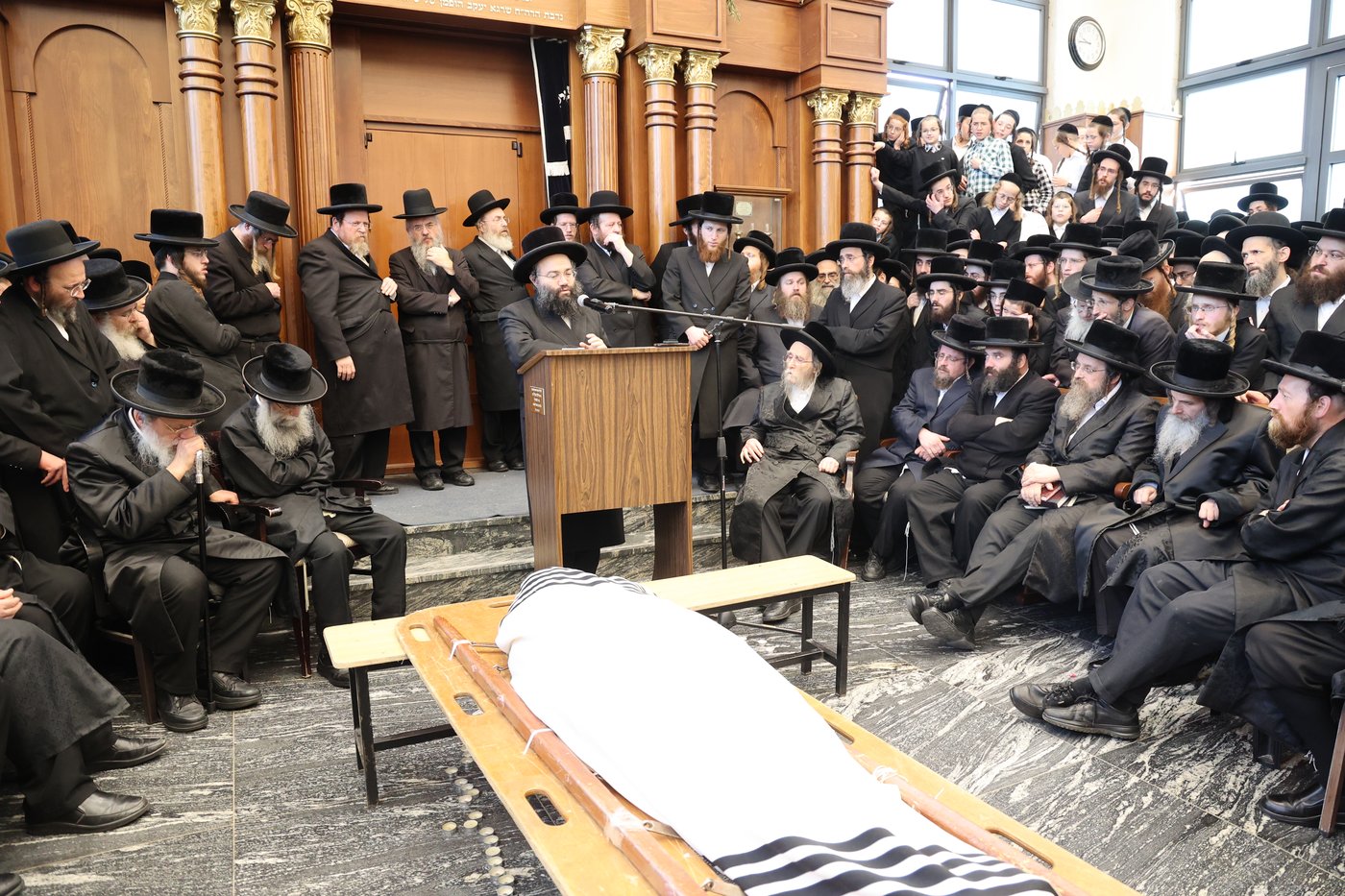 מסע הלויית הגה"צ אב"ד ערלוי ביתר זצ"ל