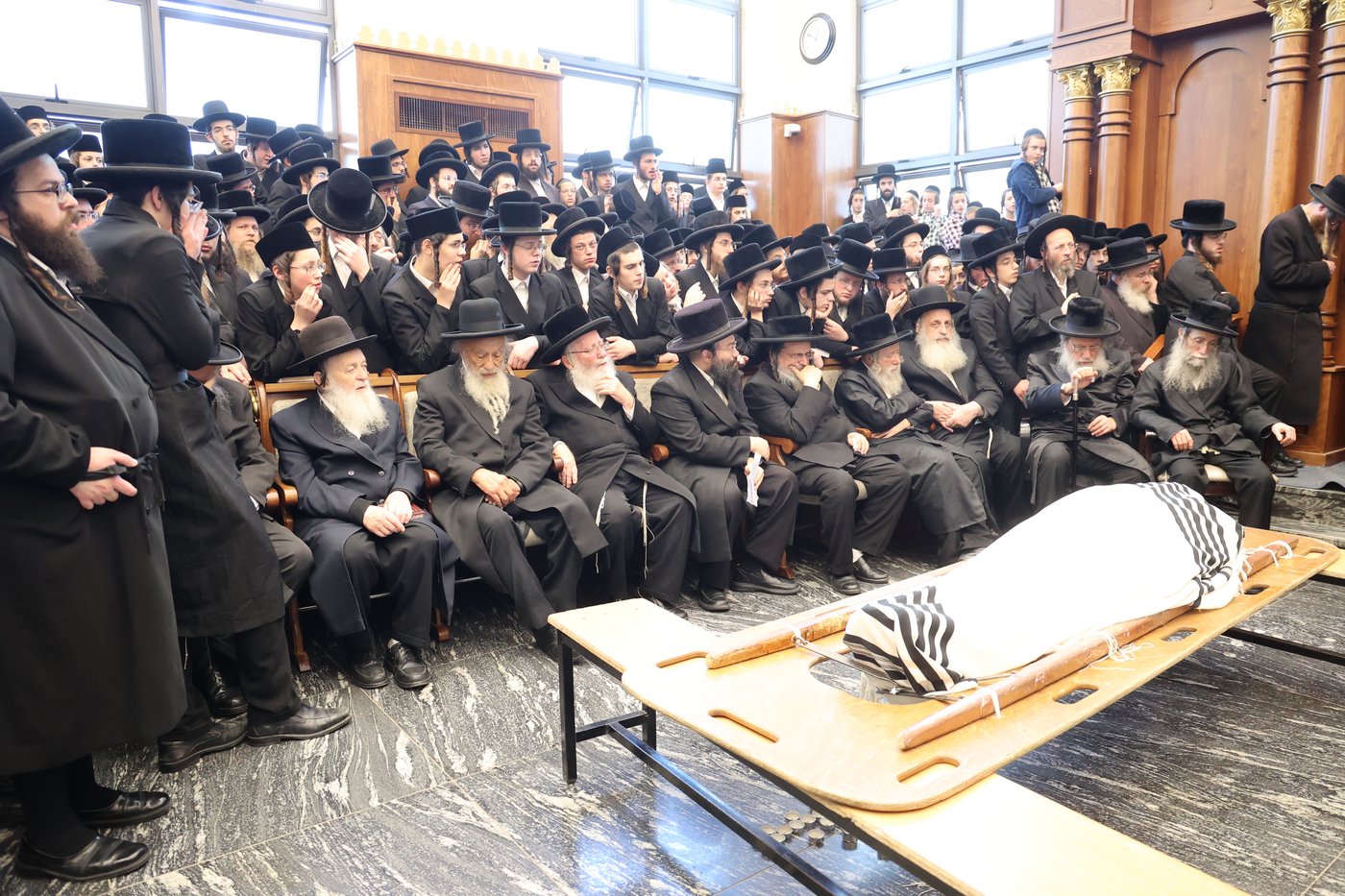 מסע הלויית הגה"צ אב"ד ערלוי ביתר זצ"ל