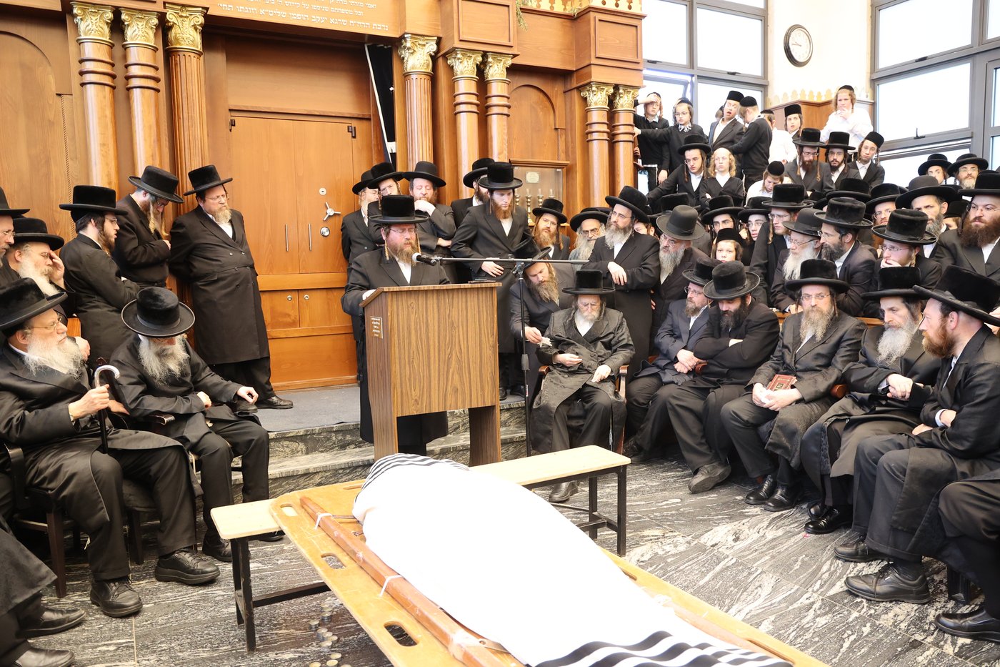 מסע הלויית הגה"צ אב"ד ערלוי ביתר זצ"ל