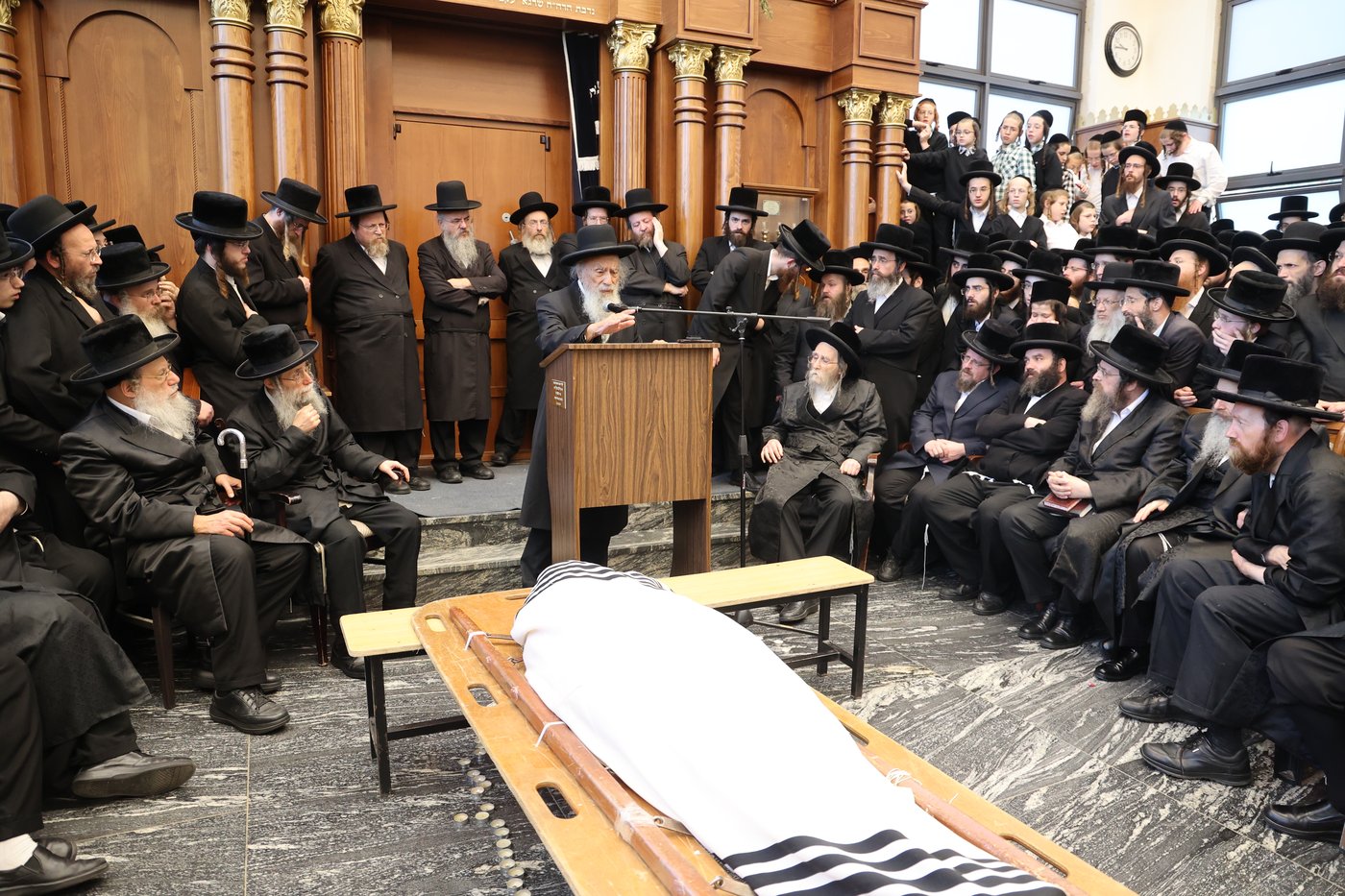 מסע הלויית הגה"צ אב"ד ערלוי ביתר זצ"ל