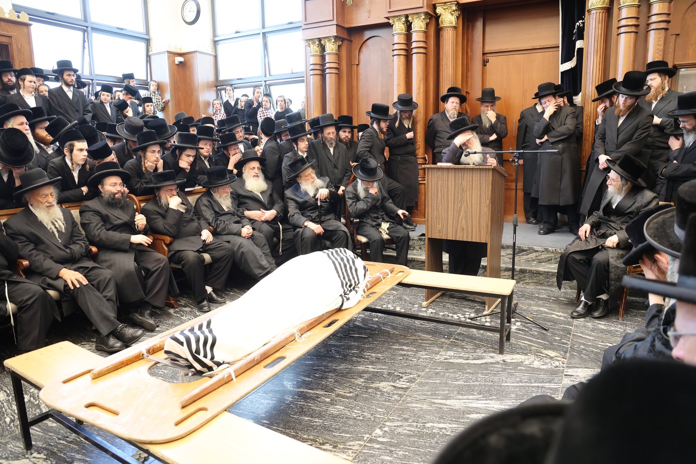 מסע הלויית הגה"צ אב"ד ערלוי ביתר זצ"ל