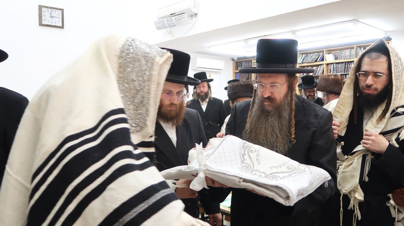 שמחת הברית בחצרות טשארנאביל - פינסק קרלין - טאלטשווא