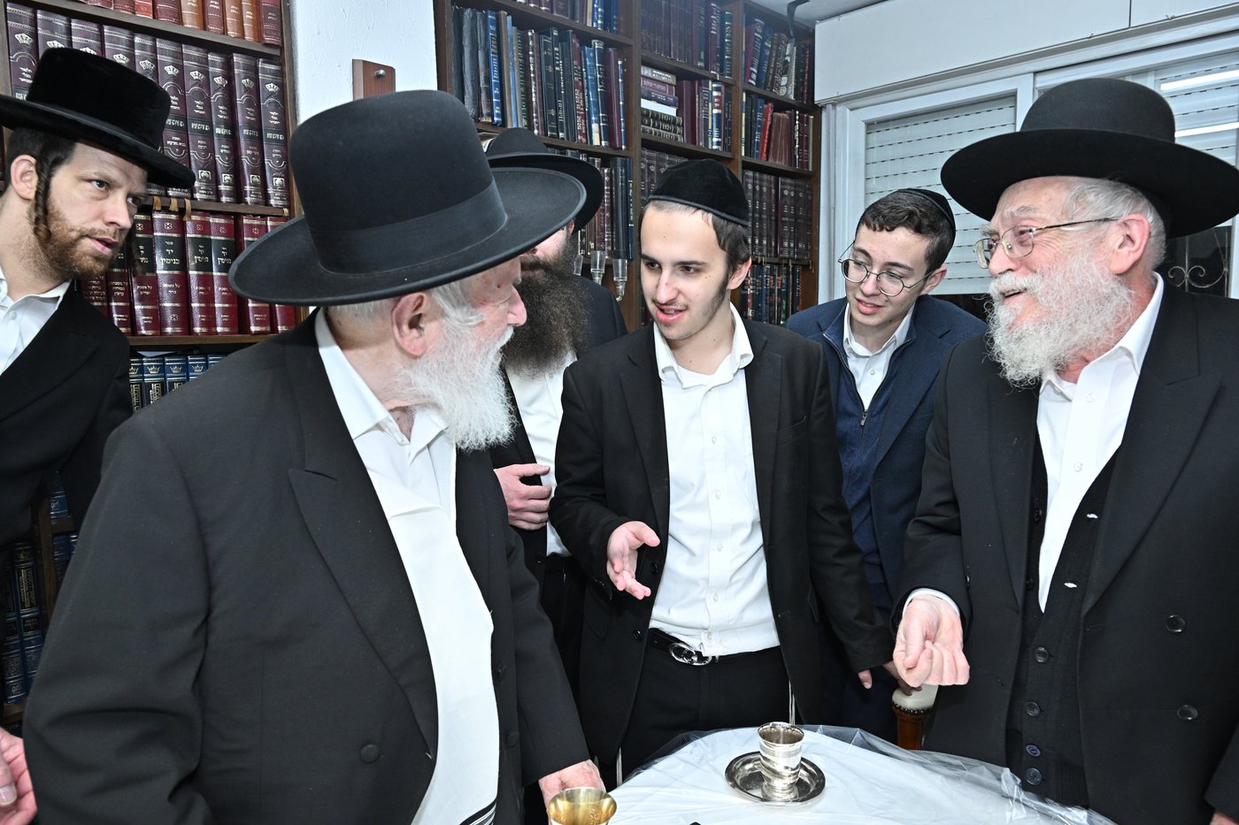 הגר"י זילברשטיין בביקור אצל גיסו הגאון רבי בנימין דוד אלישיב 