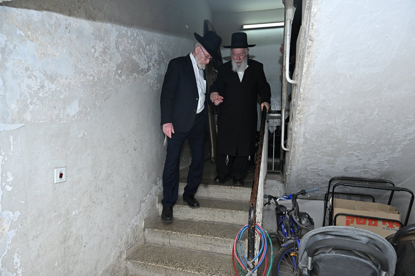 הגר"י זילברשטיין בביקור אצל גיסו הגאון רבי בנימין דוד אלישיב 