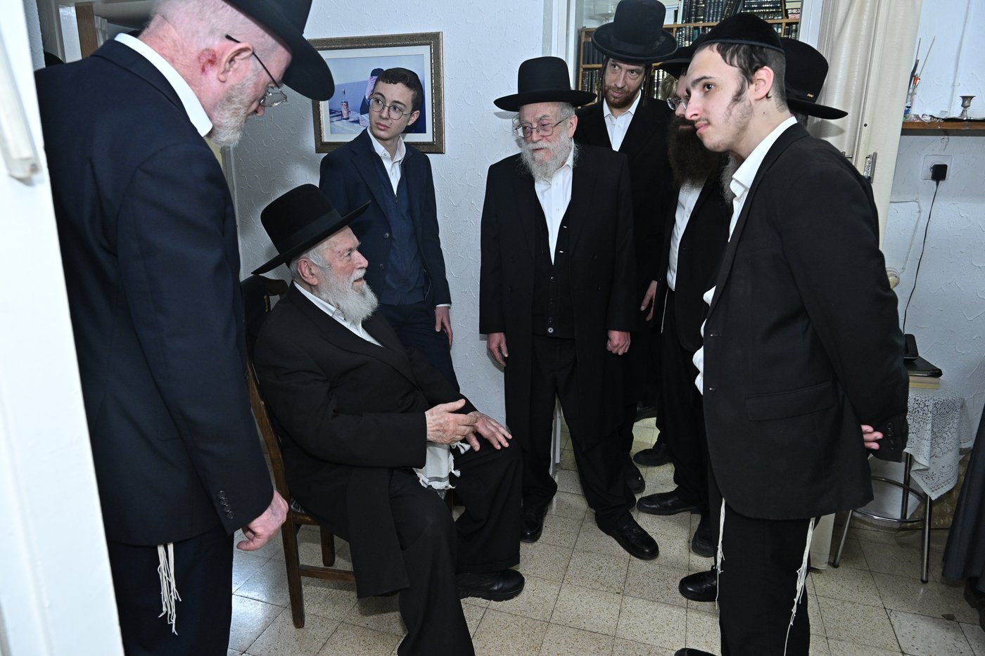 הגר"י זילברשטיין בביקור אצל גיסו הגאון רבי בנימין דוד אלישיב 