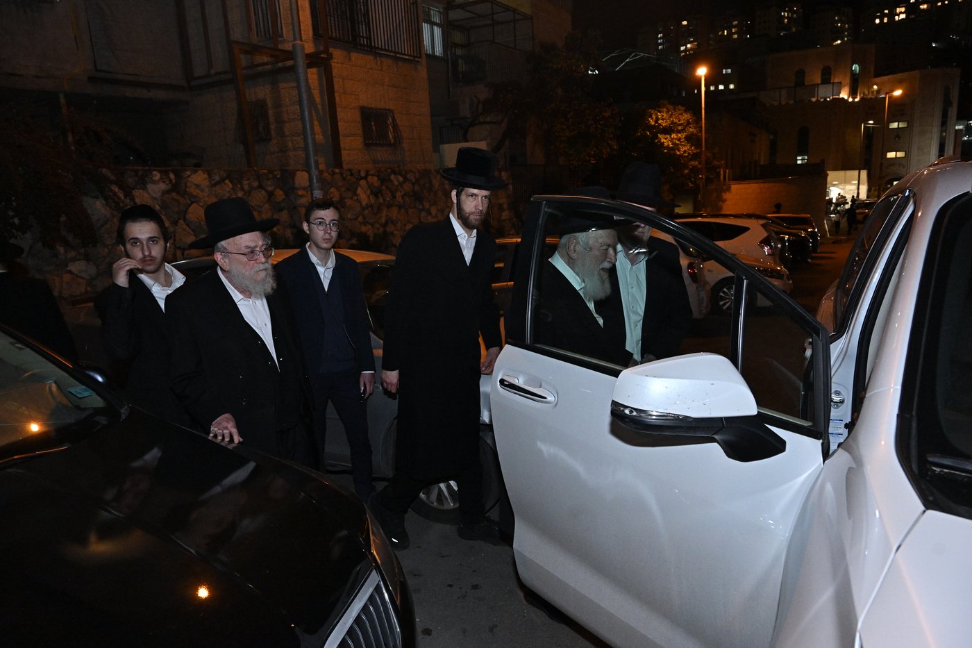 הגר"י זילברשטיין בביקור אצל גיסו הגאון רבי בנימין דוד אלישיב 