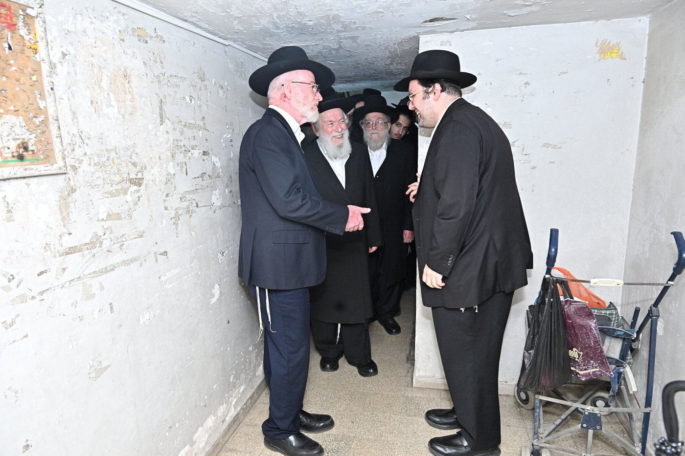 הגר"י זילברשטיין בביקור אצל גיסו הגאון רבי בנימין דוד אלישיב 