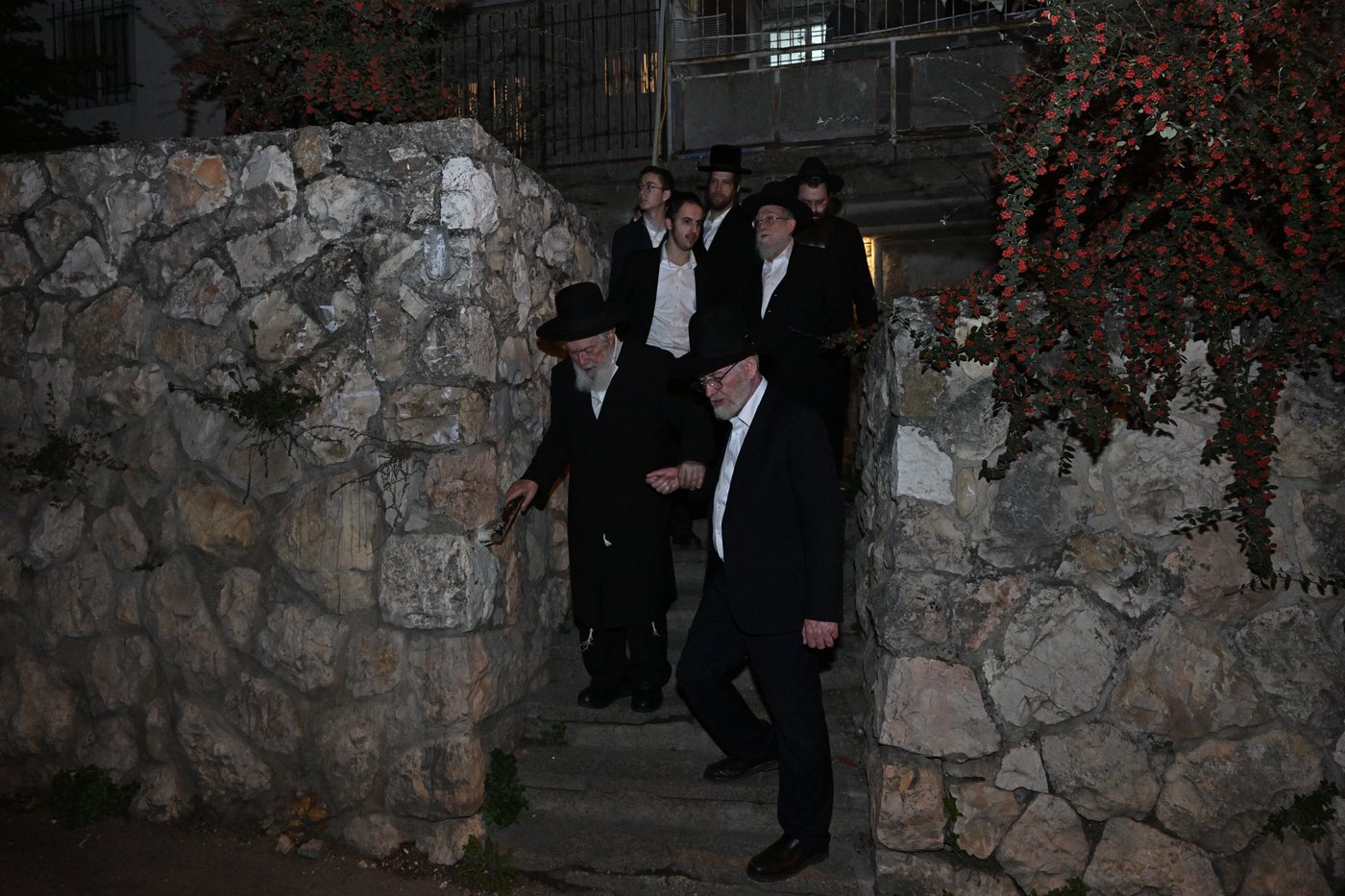 הגר"י זילברשטיין בביקור אצל גיסו הגאון רבי בנימין דוד אלישיב 