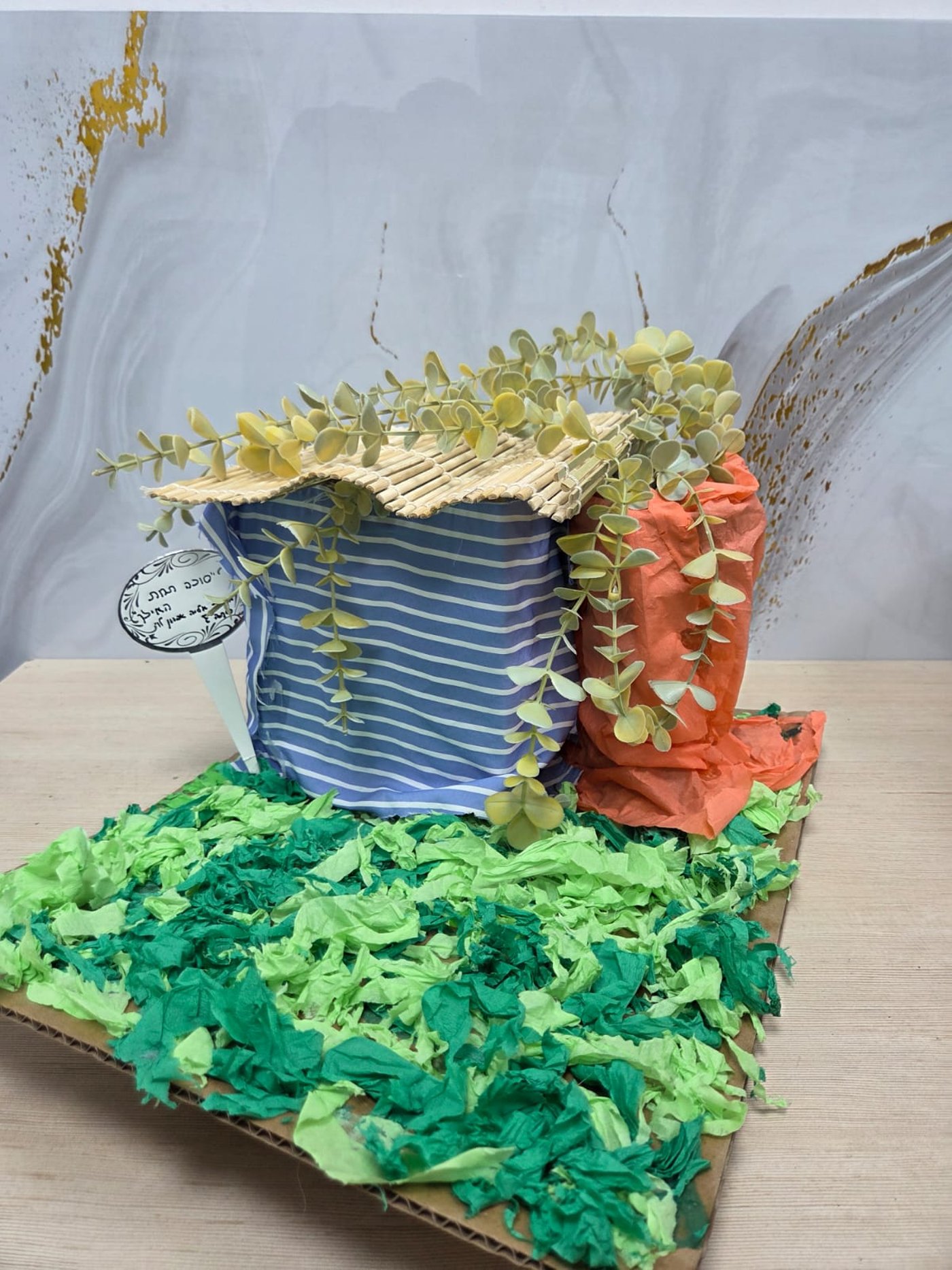 יצירת הסוכות של ילדי ת"ת 'חזון מאיר' ובית ישראל