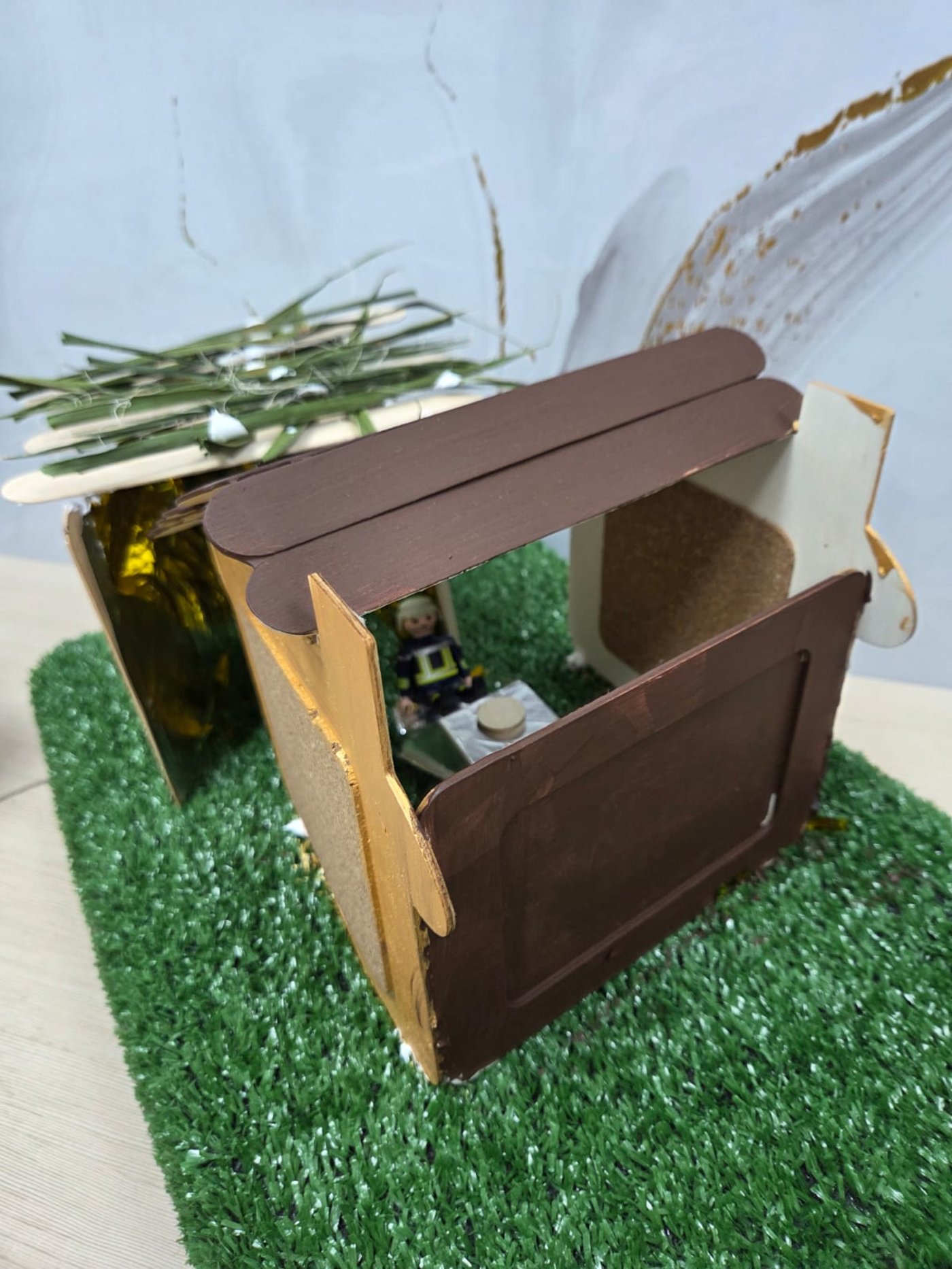 יצירת הסוכות של ילדי ת"ת 'חזון מאיר' ובית ישראל