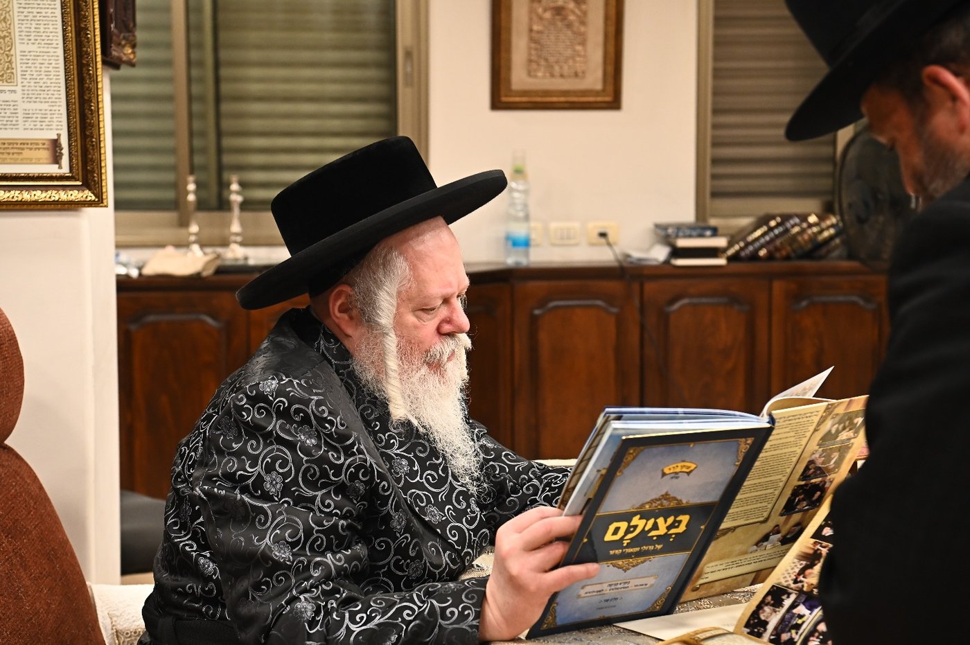 שוקי לרר אצל האדמו"ר מפרמישלאן