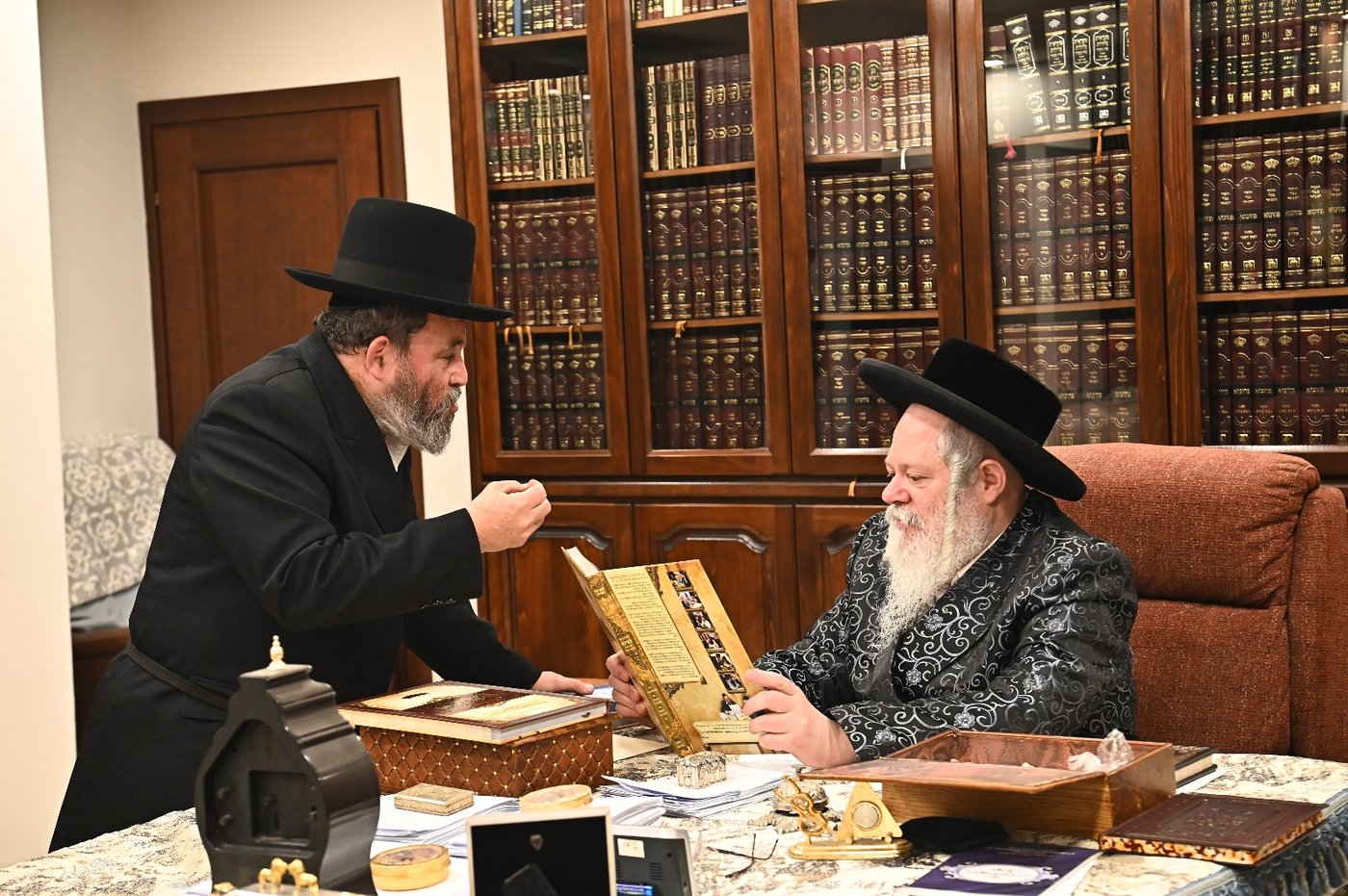 שוקי לרר אצל האדמו"ר מפרמישלאן