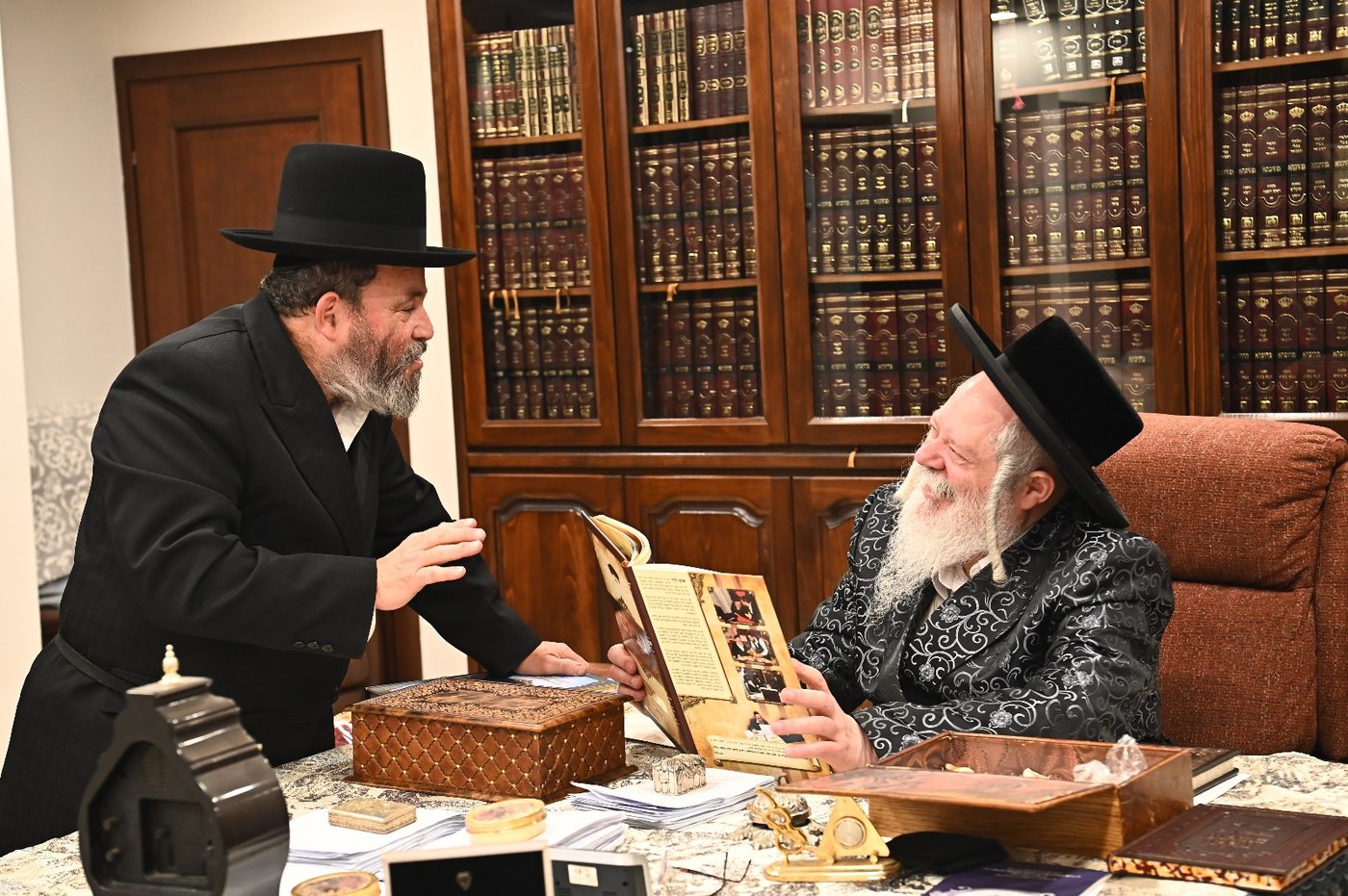 שוקי לרר אצל האדמו"ר מפרמישלאן