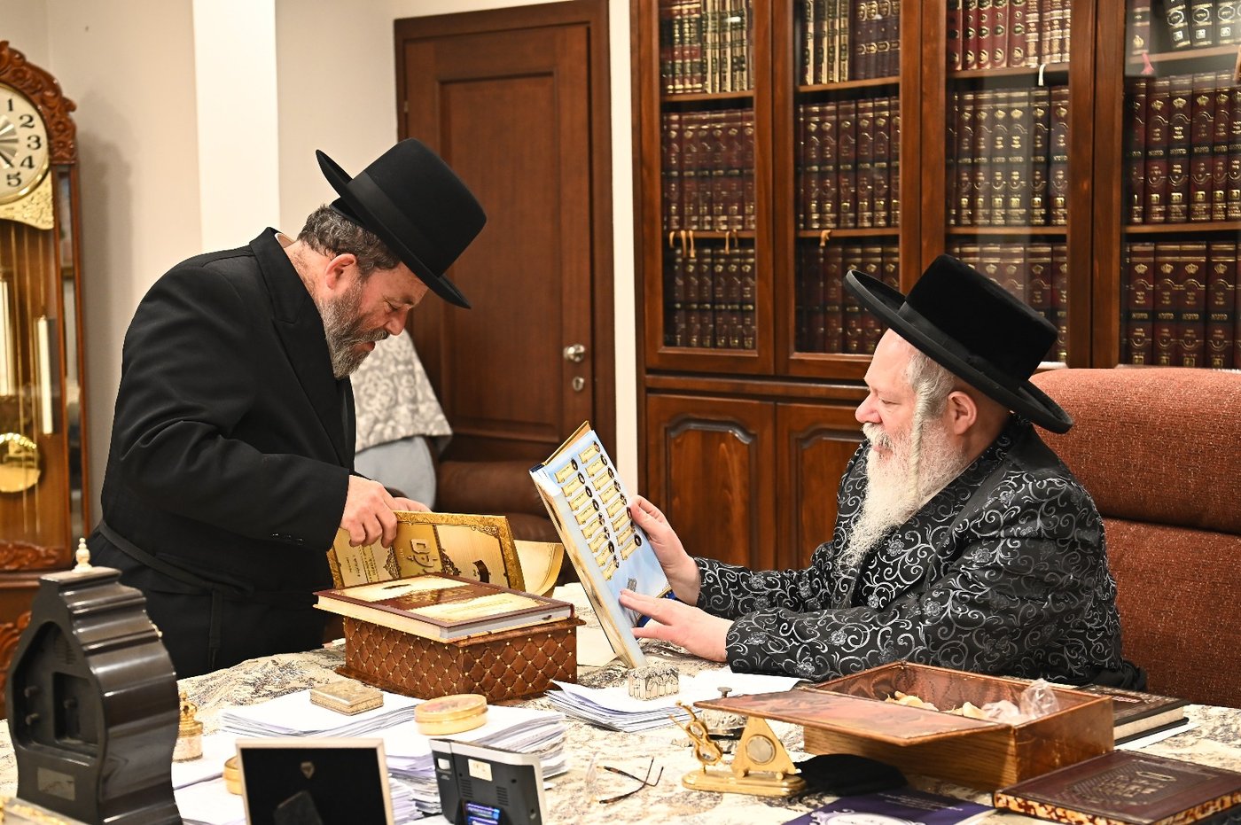 שוקי לרר אצל האדמו"ר מפרמישלאן