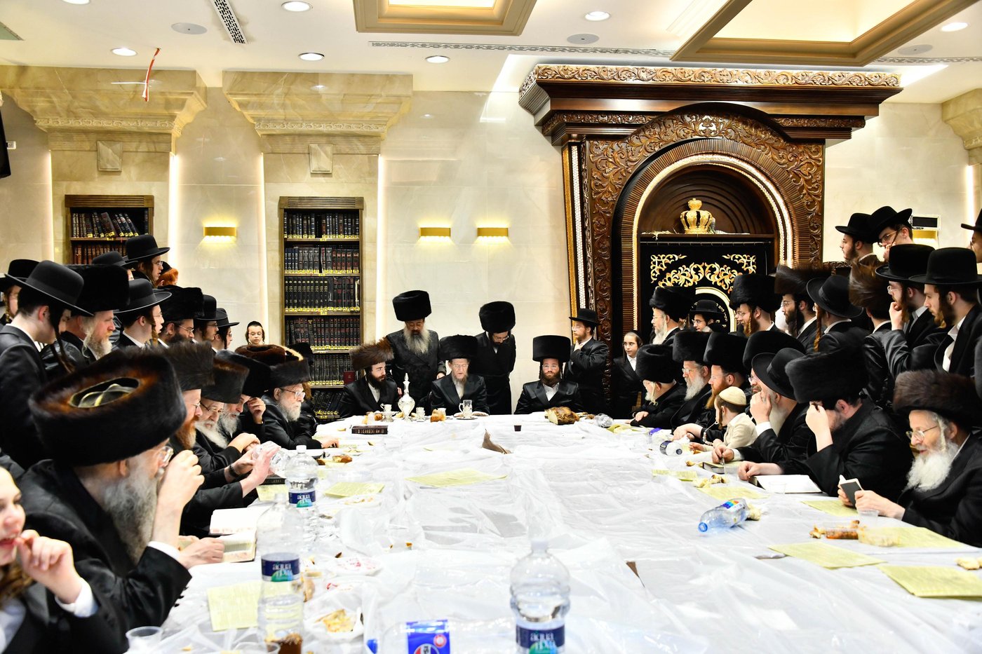 האדמו"ר מאלכסנדר ארה"ב במוצשב"ק בב"ב