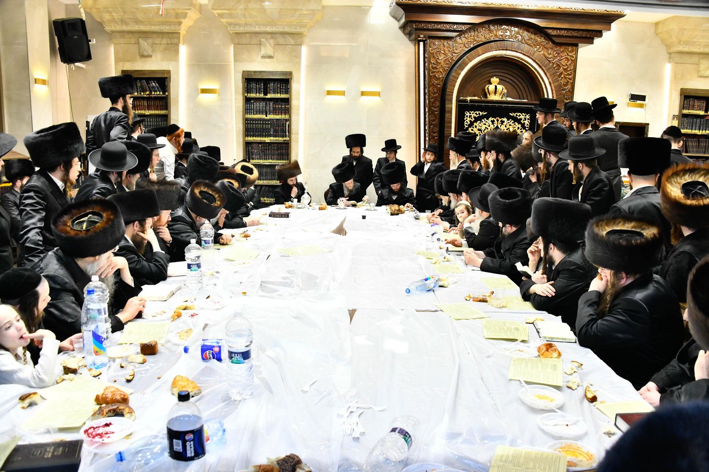 האדמו"ר מאלכסנדר ארה"ב במוצשב"ק בב"ב