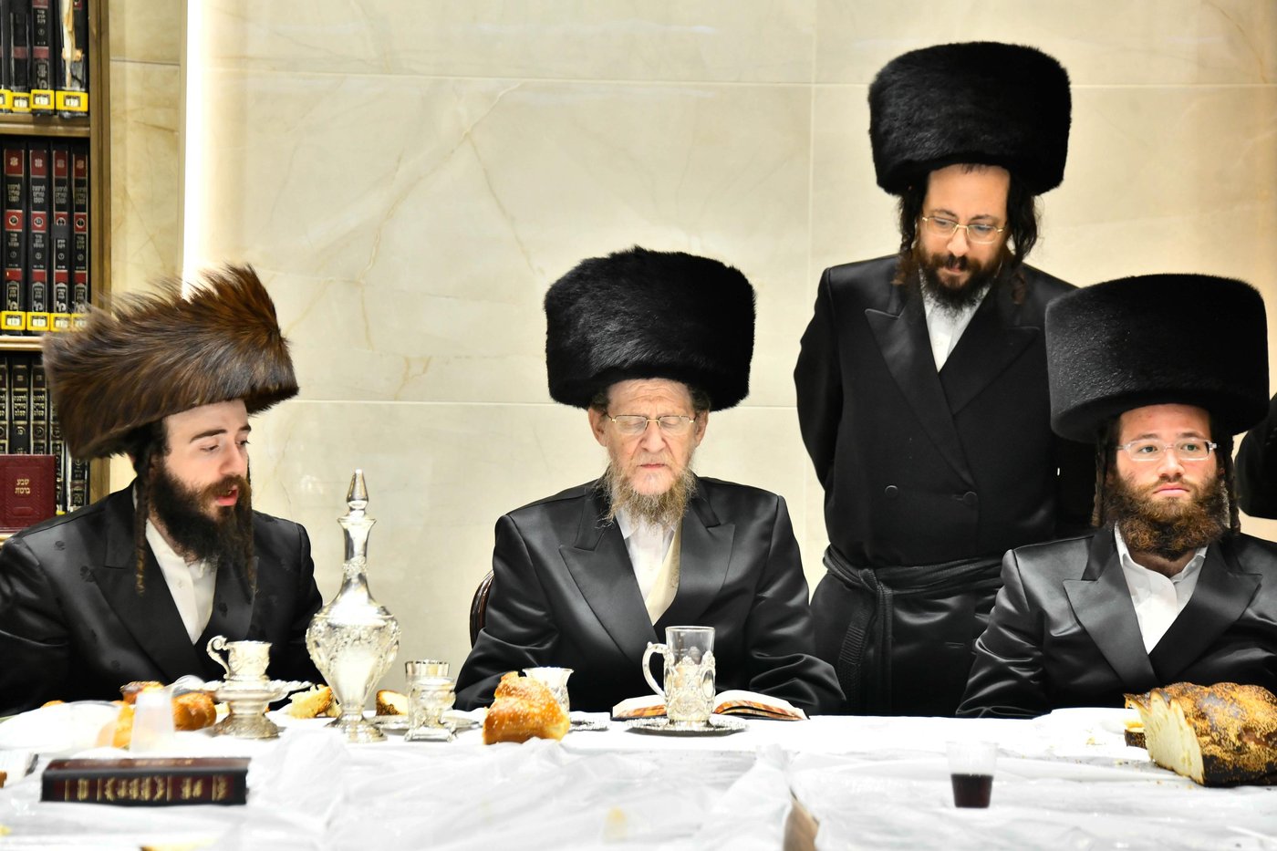 האדמו"ר מאלכסנדר ארה"ב במוצשב"ק בב"ב