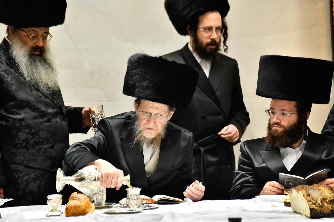 האדמו"ר מאלכסנדר ארה"ב במוצשב"ק בב"ב