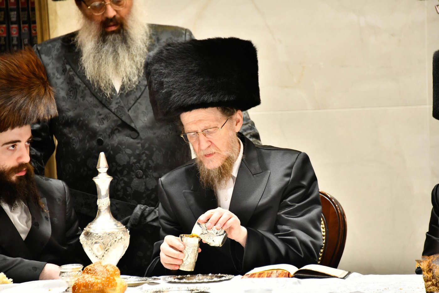 האדמו"ר מאלכסנדר ארה"ב במוצשב"ק בב"ב