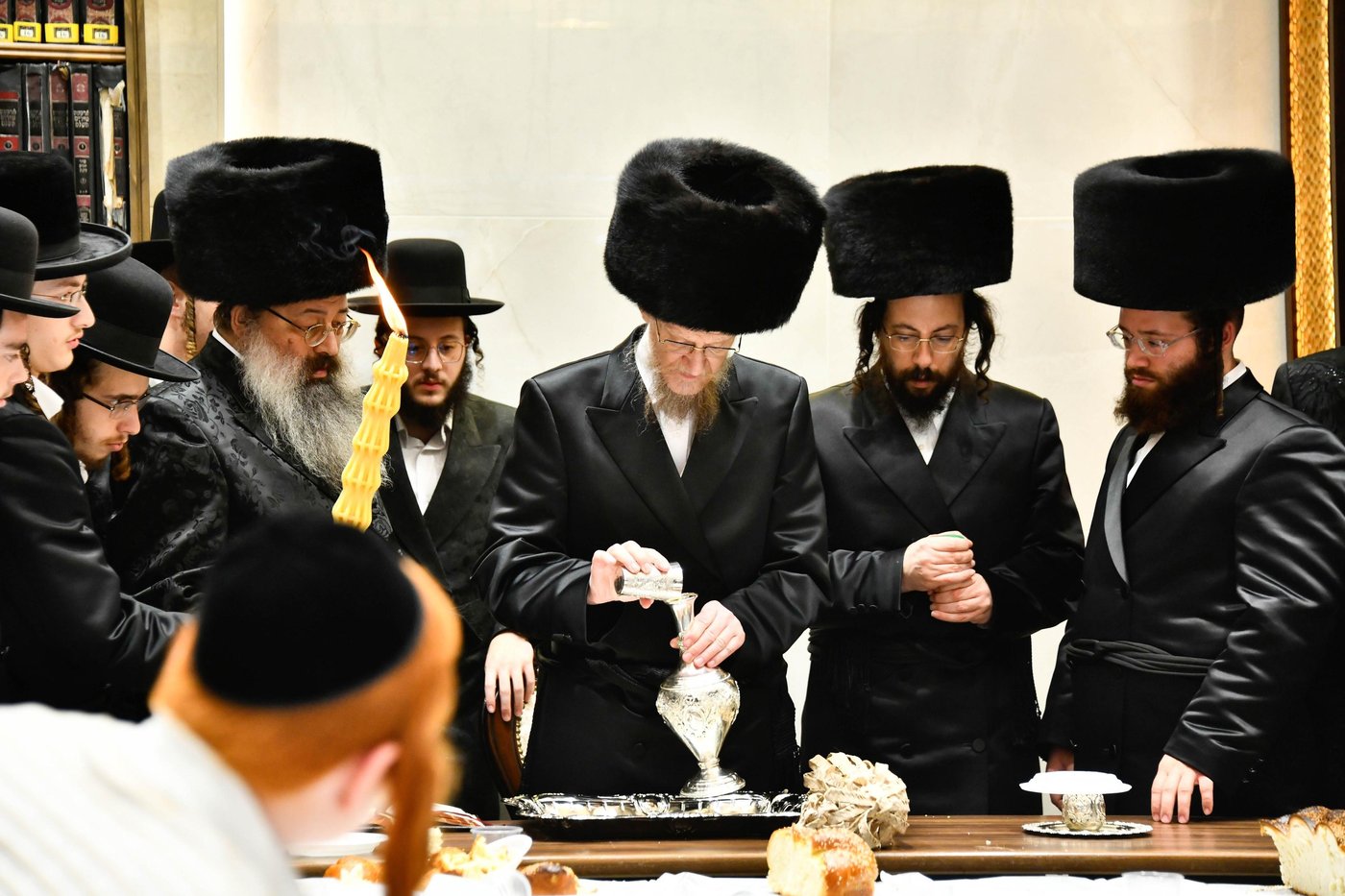 האדמו"ר מאלכסנדר ארה"ב במוצשב"ק בב"ב