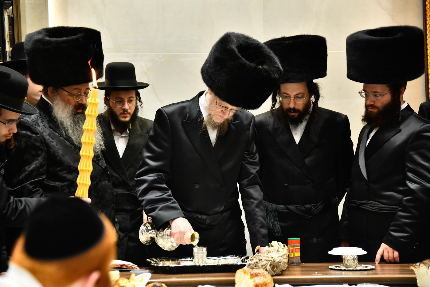 האדמו"ר מאלכסנדר ארה"ב במוצשב"ק בב"ב