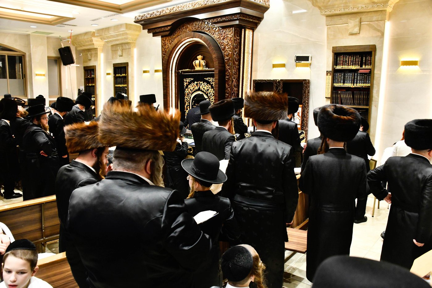 האדמו"ר מאלכסנדר ארה"ב במוצשב"ק בב"ב