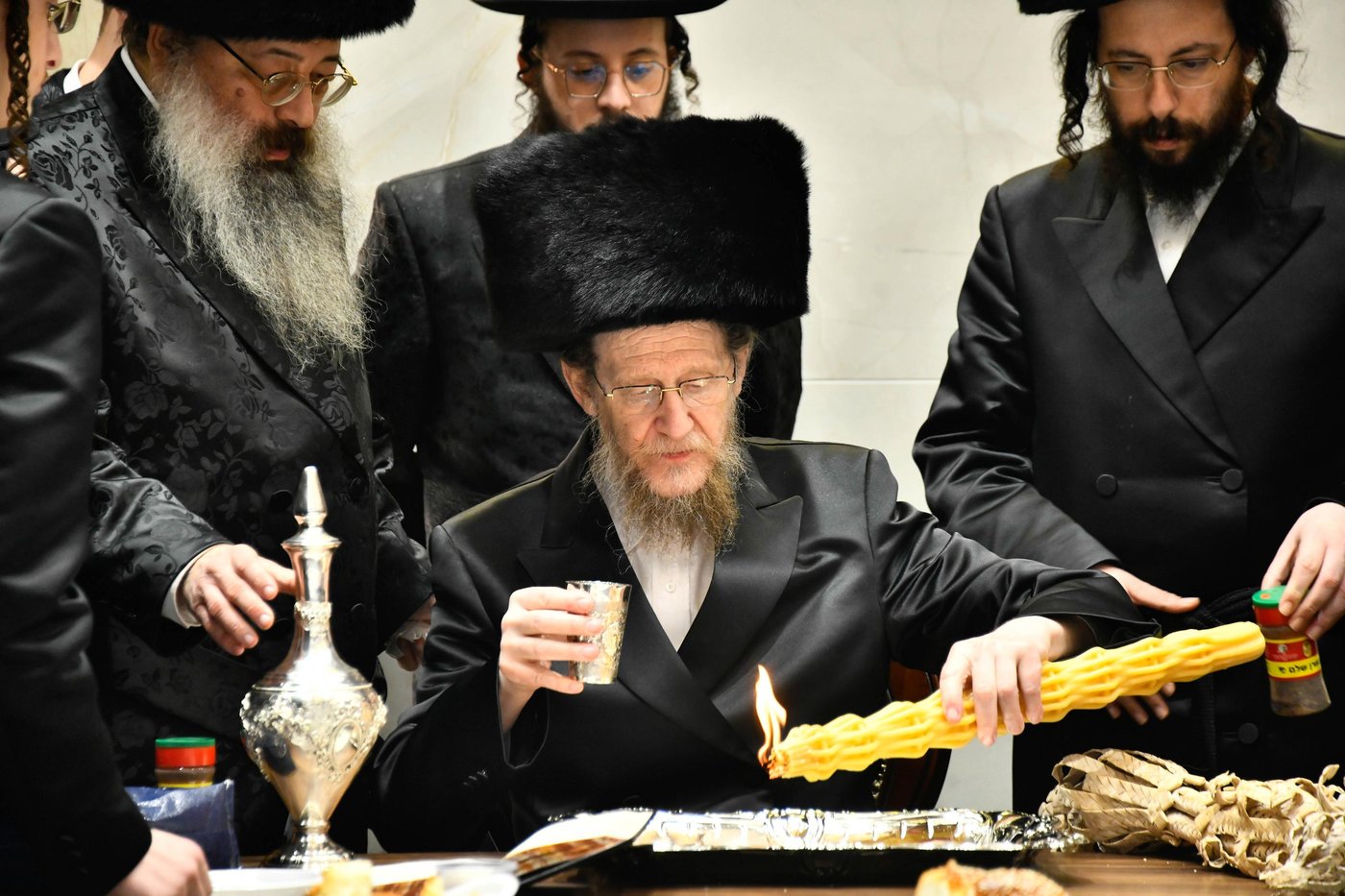 האדמו"ר מאלכסנדר ארה"ב במוצשב"ק בב"ב