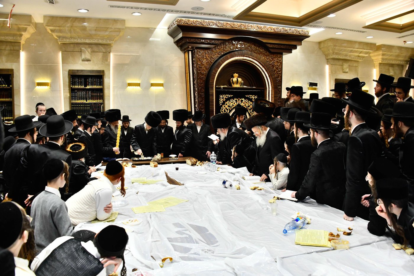 האדמו"ר מאלכסנדר ארה"ב במוצשב"ק בב"ב