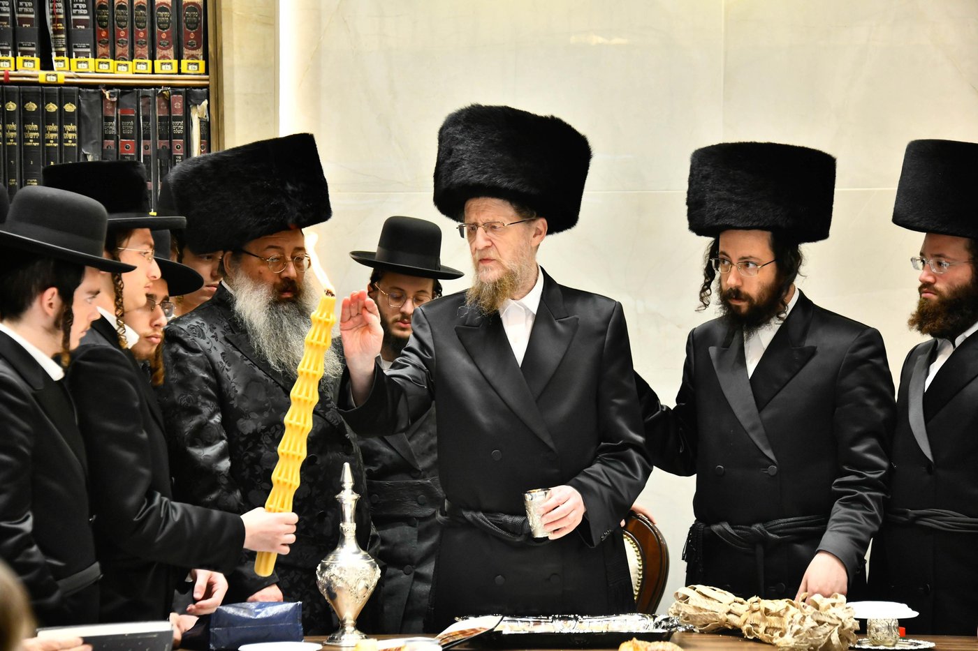 האדמו"ר מאלכסנדר ארה"ב במוצשב"ק בב"ב