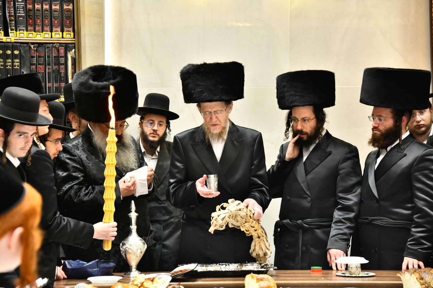 האדמו"ר מאלכסנדר ארה"ב במוצשב"ק בב"ב