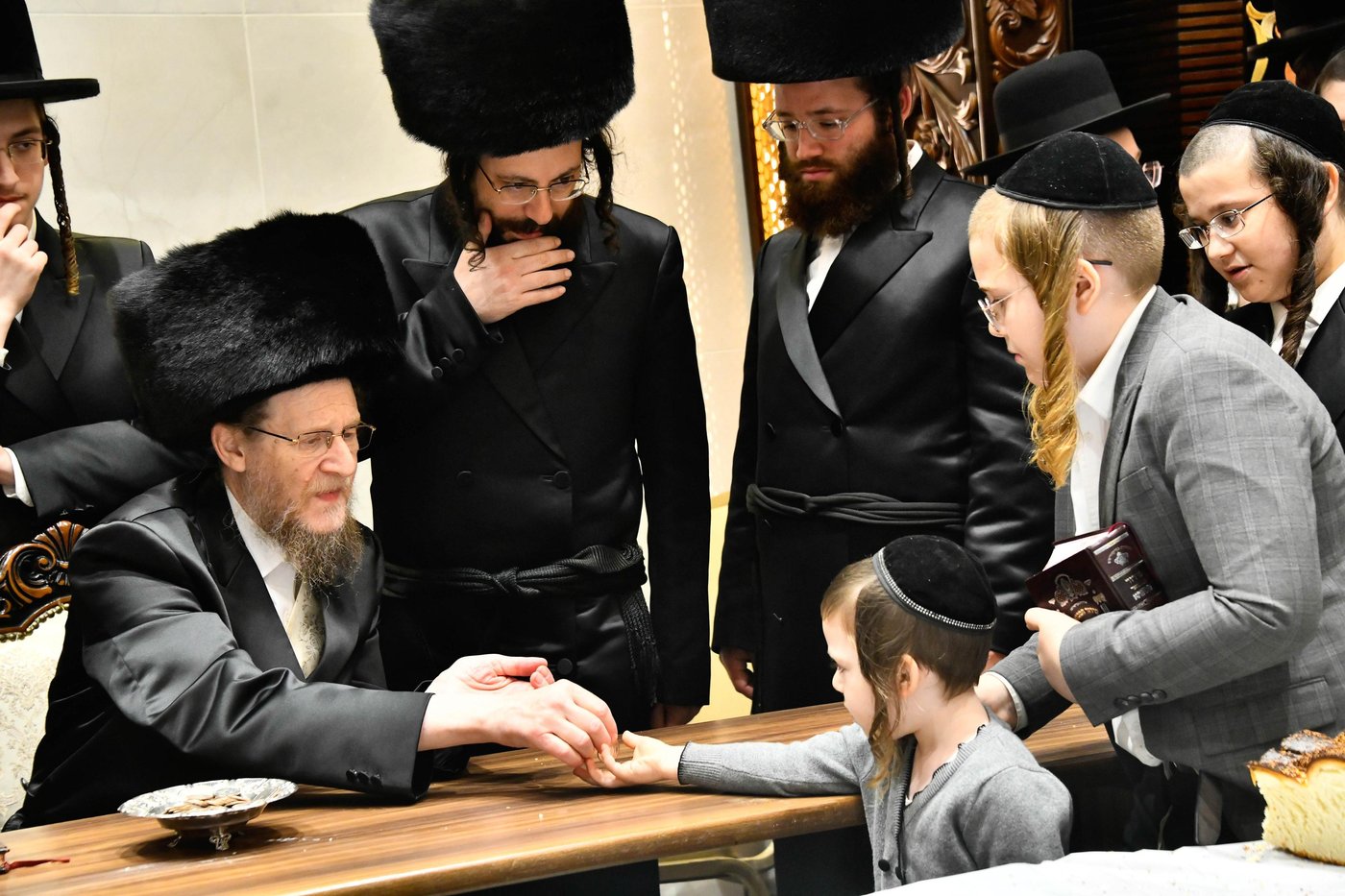 האדמו"ר מאלכסנדר ארה"ב במוצשב"ק בב"ב