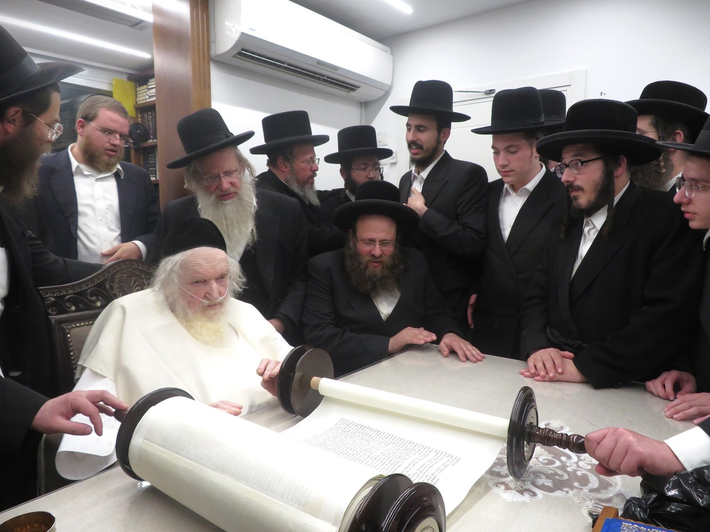 תלמידי 'שער המלך' אצל הגר"מ שטרנבוך