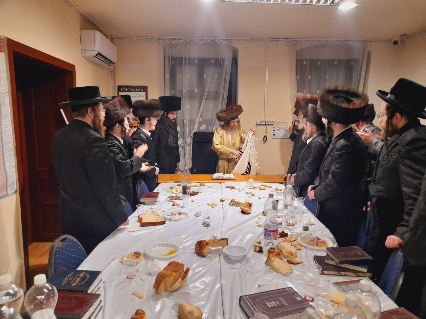 האדמו"ר מלעלוב ניקלשבורג בקרעסטיר