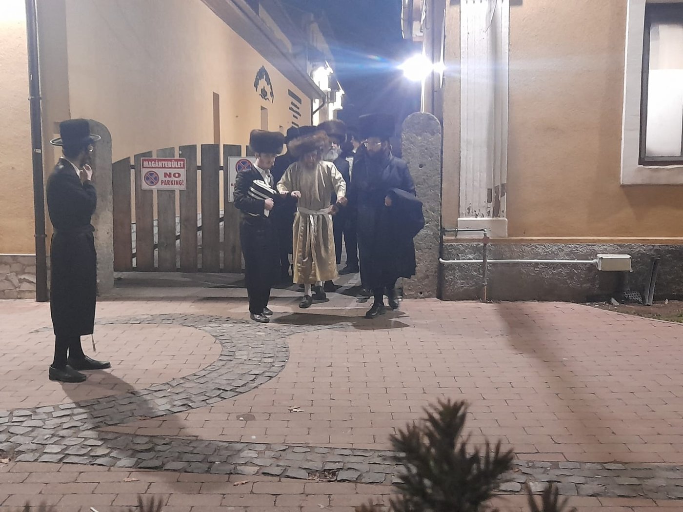 האדמו"ר מלעלוב ניקלשבורג בקרעסטיר