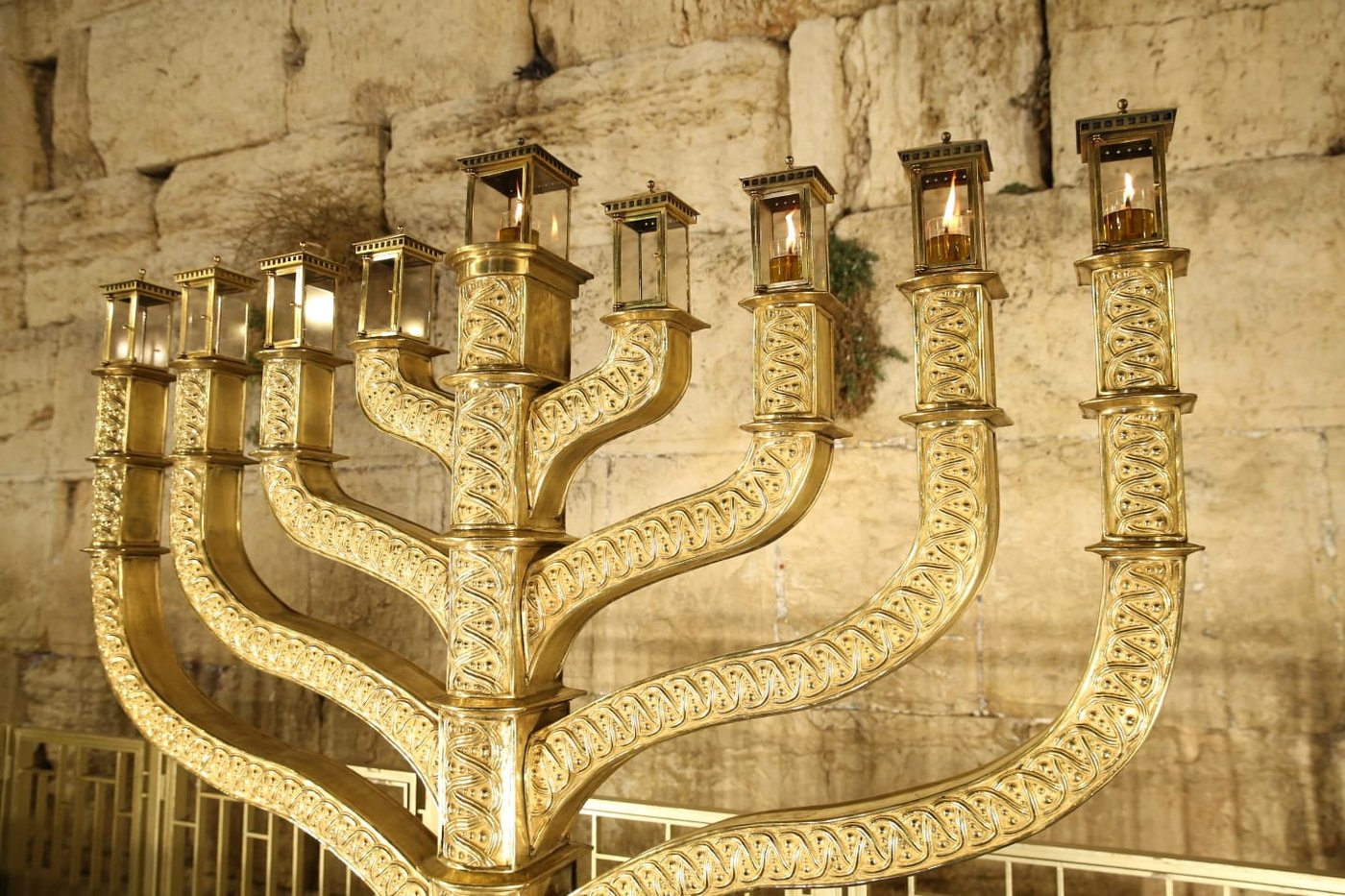 חנוכה ברחבת הכותל משנים קודמות