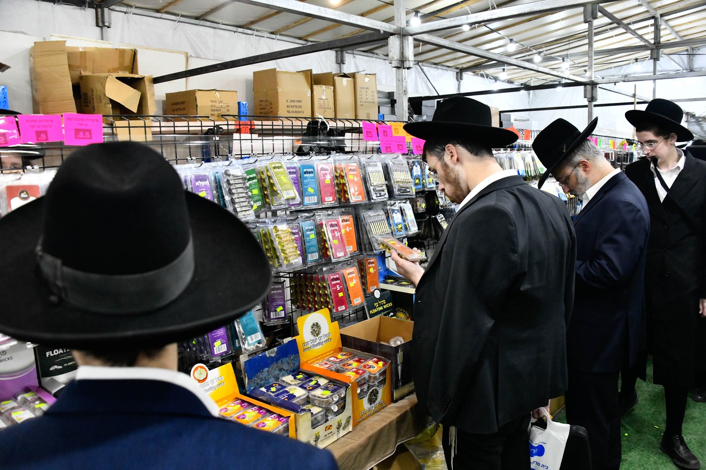 אווירת ערב חנוכה בב"ב