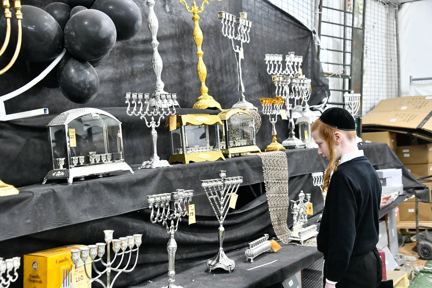 אווירת ערב חנוכה בב"ב