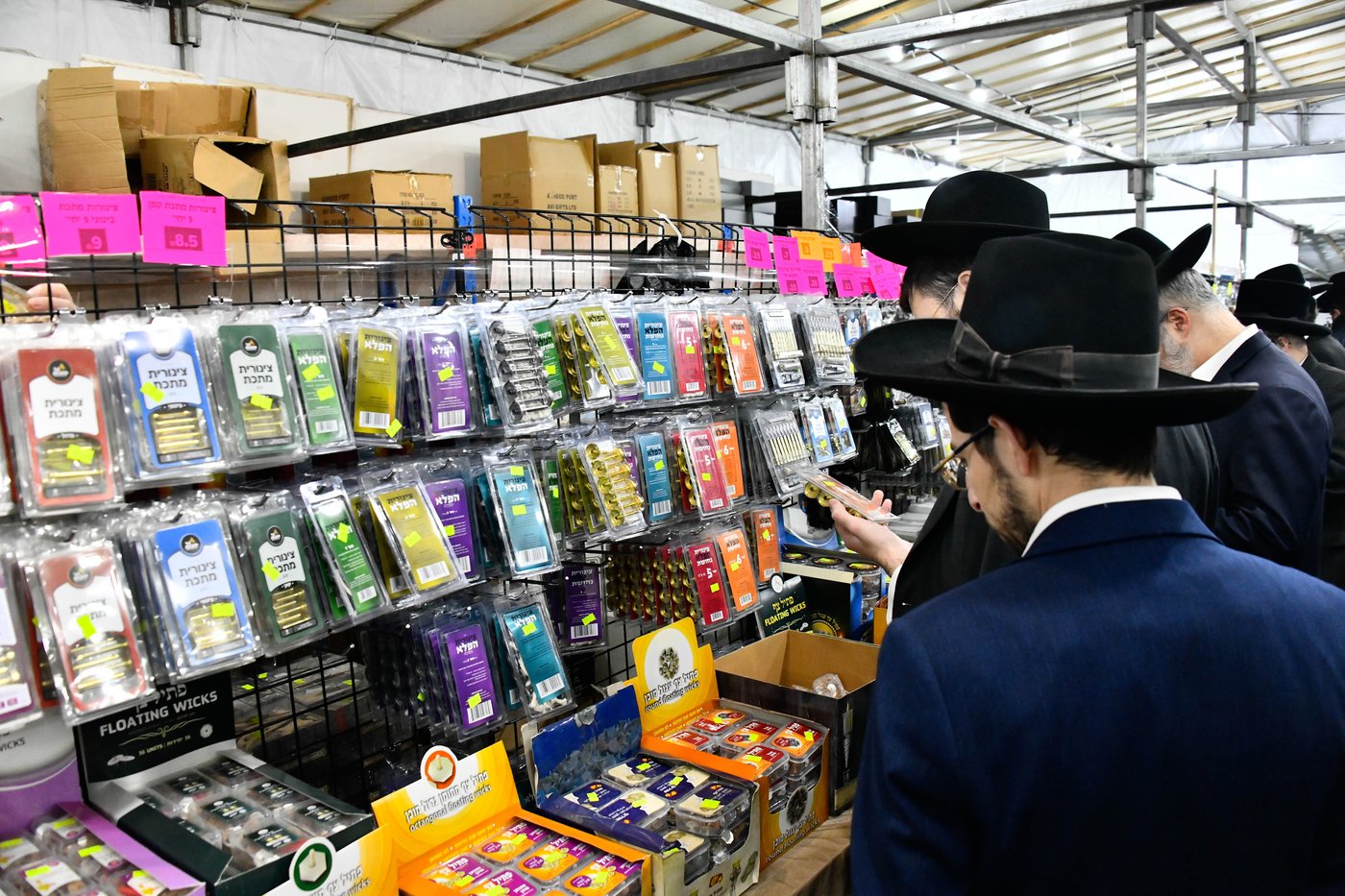 אווירת ערב חנוכה בב"ב