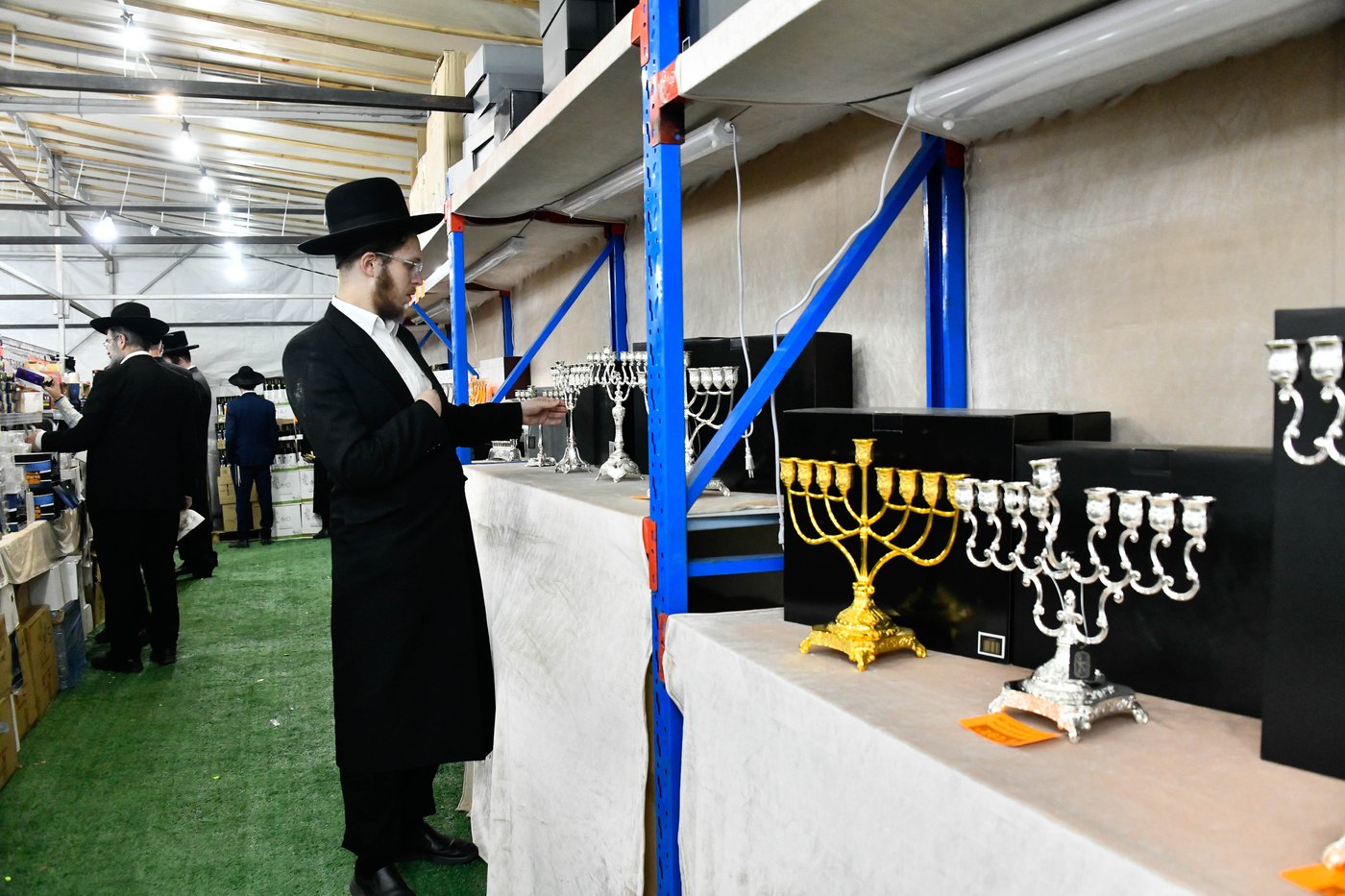 אווירת ערב חנוכה בב"ב