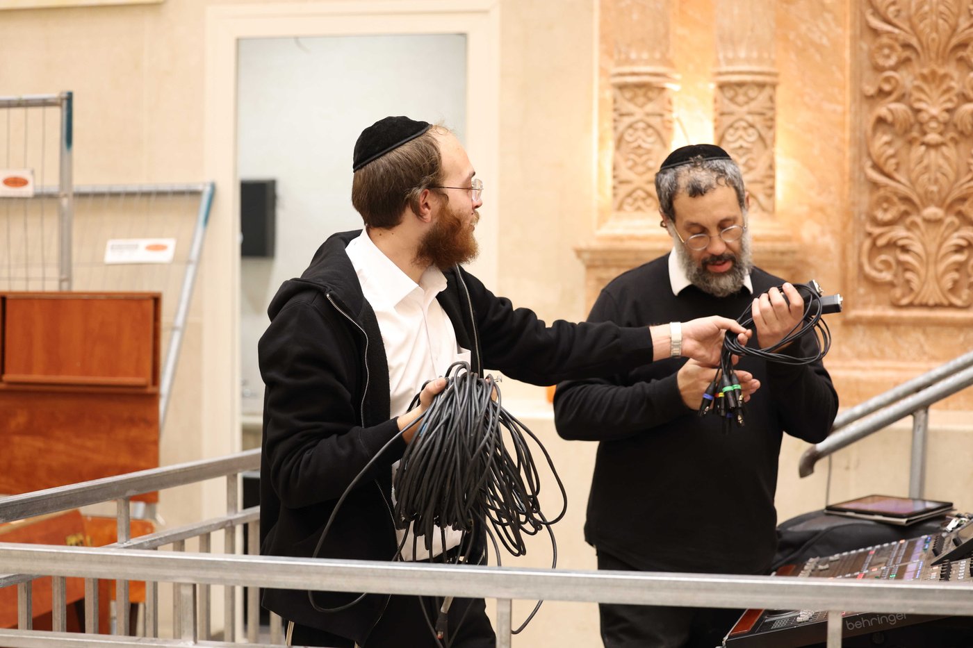 כינוס נגד פגעי הטכנולוגיה ע"י הגה"צ רבי צבי מאיר זילברברג