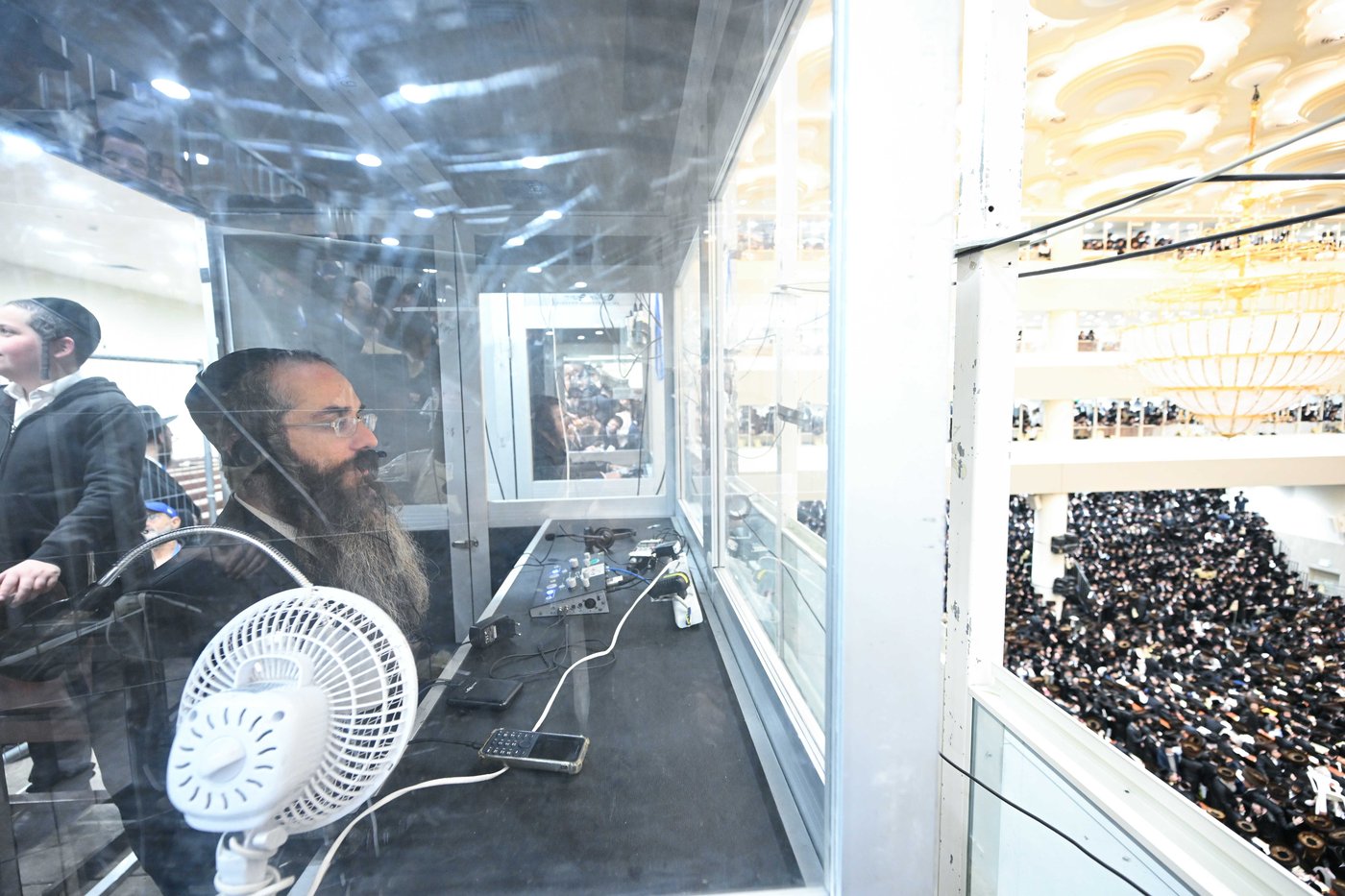 כינוס נגד פגעי הטכנולוגיה ע"י הגה"צ רבי צבי מאיר זילברברג