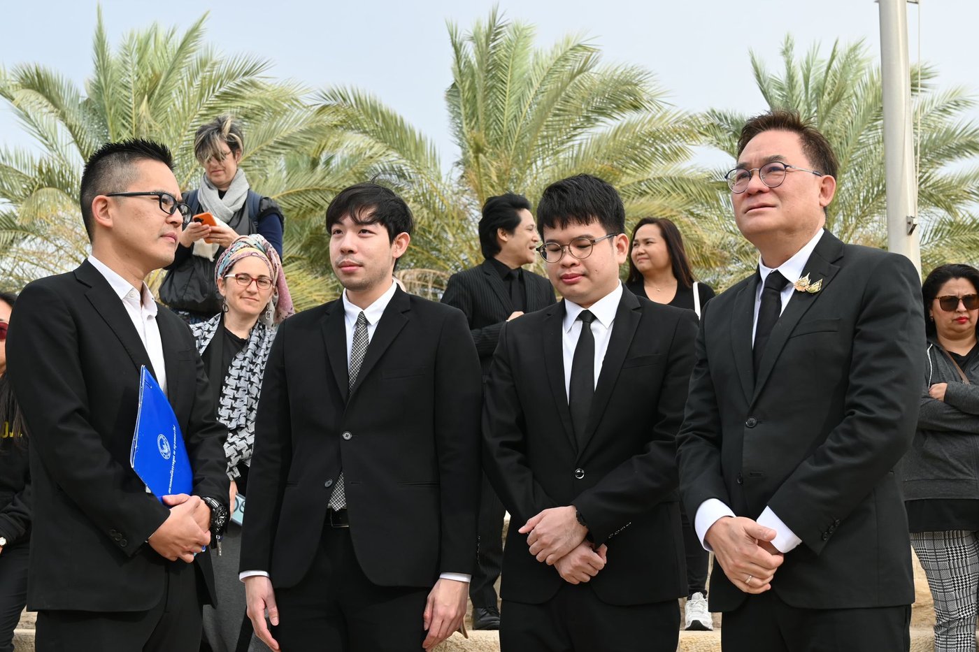 נפרדים מסותטיסאק רינטלאק