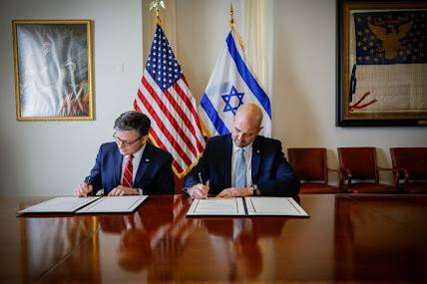 אוחנה וג'ונסון