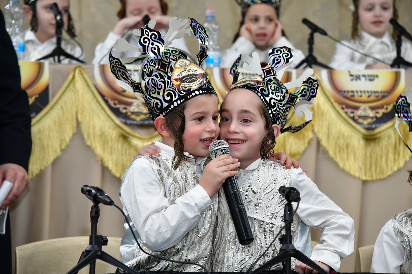 מסיבת חומש בת"ת סערט ויז'ניץ בב"ב