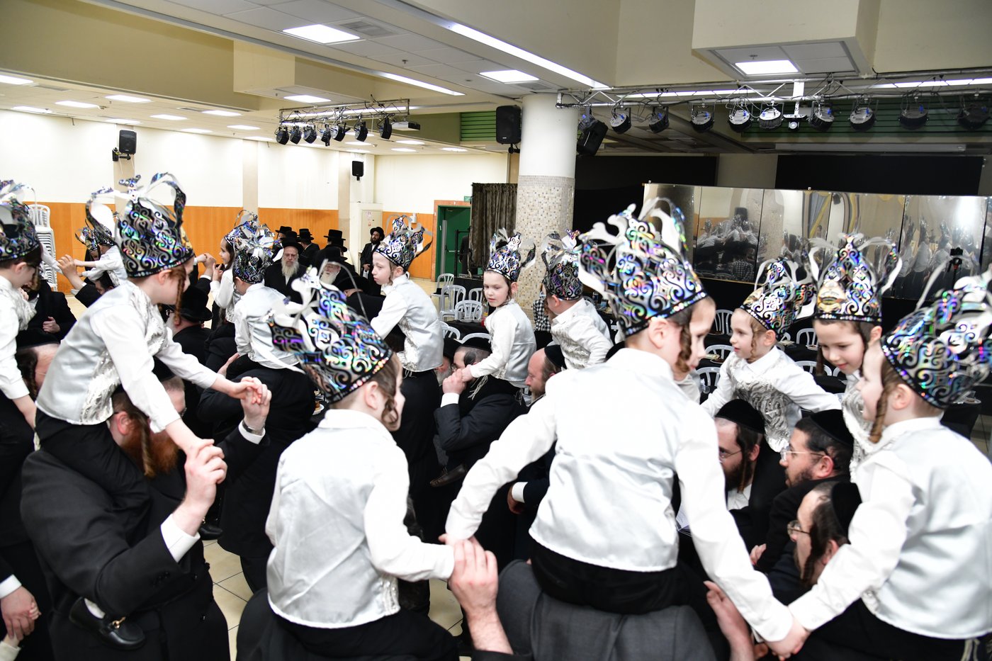 מסיבת חומש בת"ת סערט ויז'ניץ בב"ב