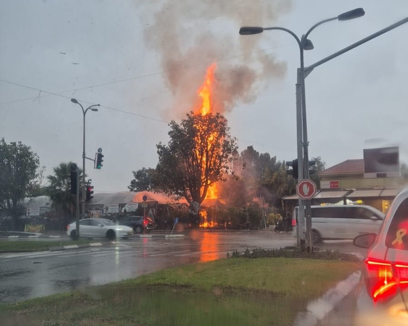 פגיעת ברק בדרום תל אביב