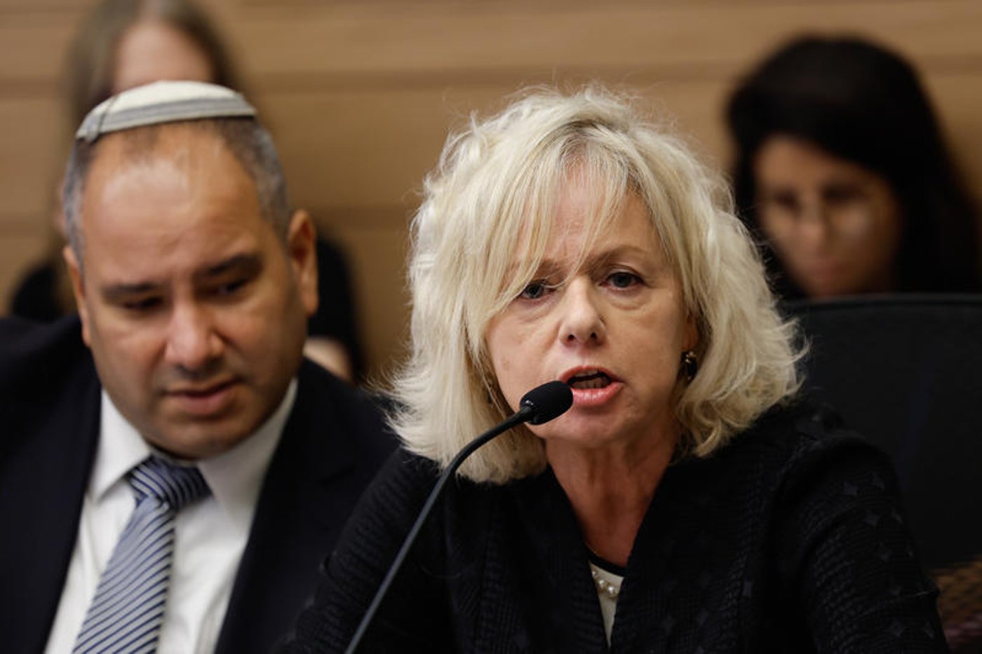 היועמ"שית עם יועצה עו"ד חגי הרוש