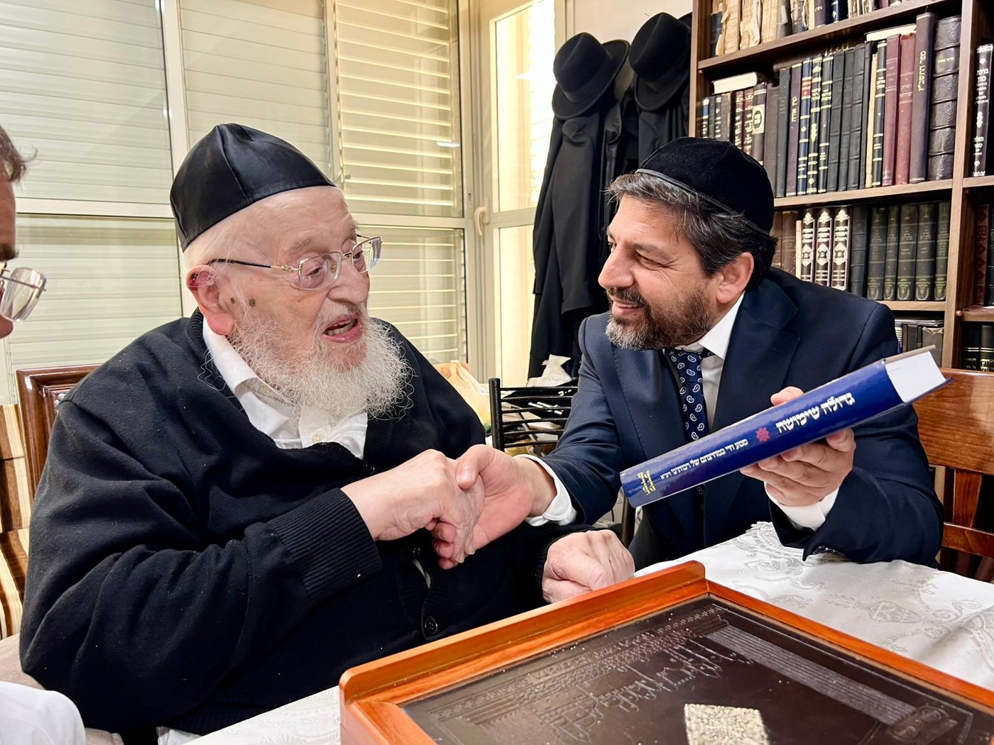 רב הסלבס במעונו של הגרמ"צ ברגמן